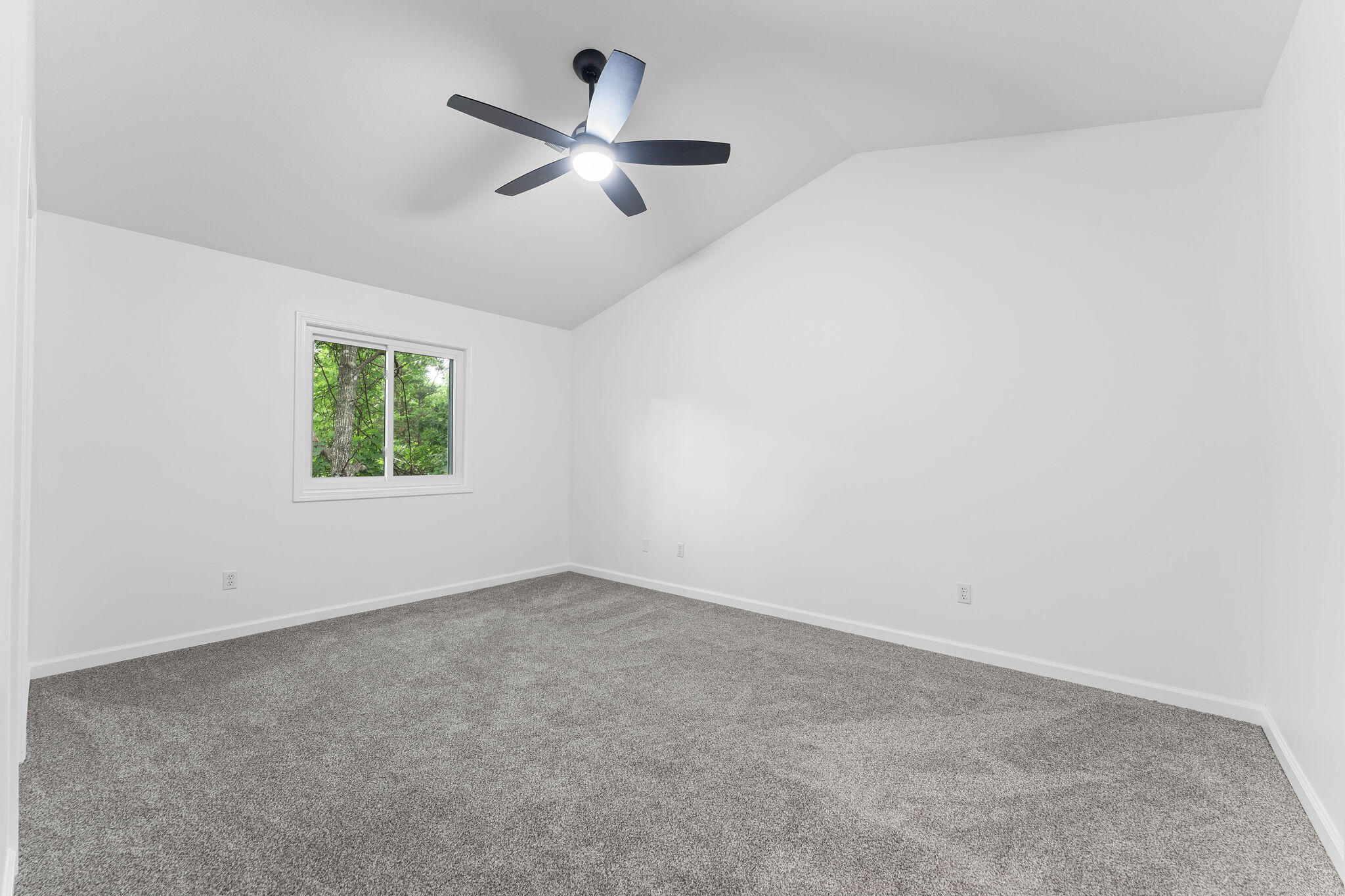 412 Lakewood Road Property Photo 14