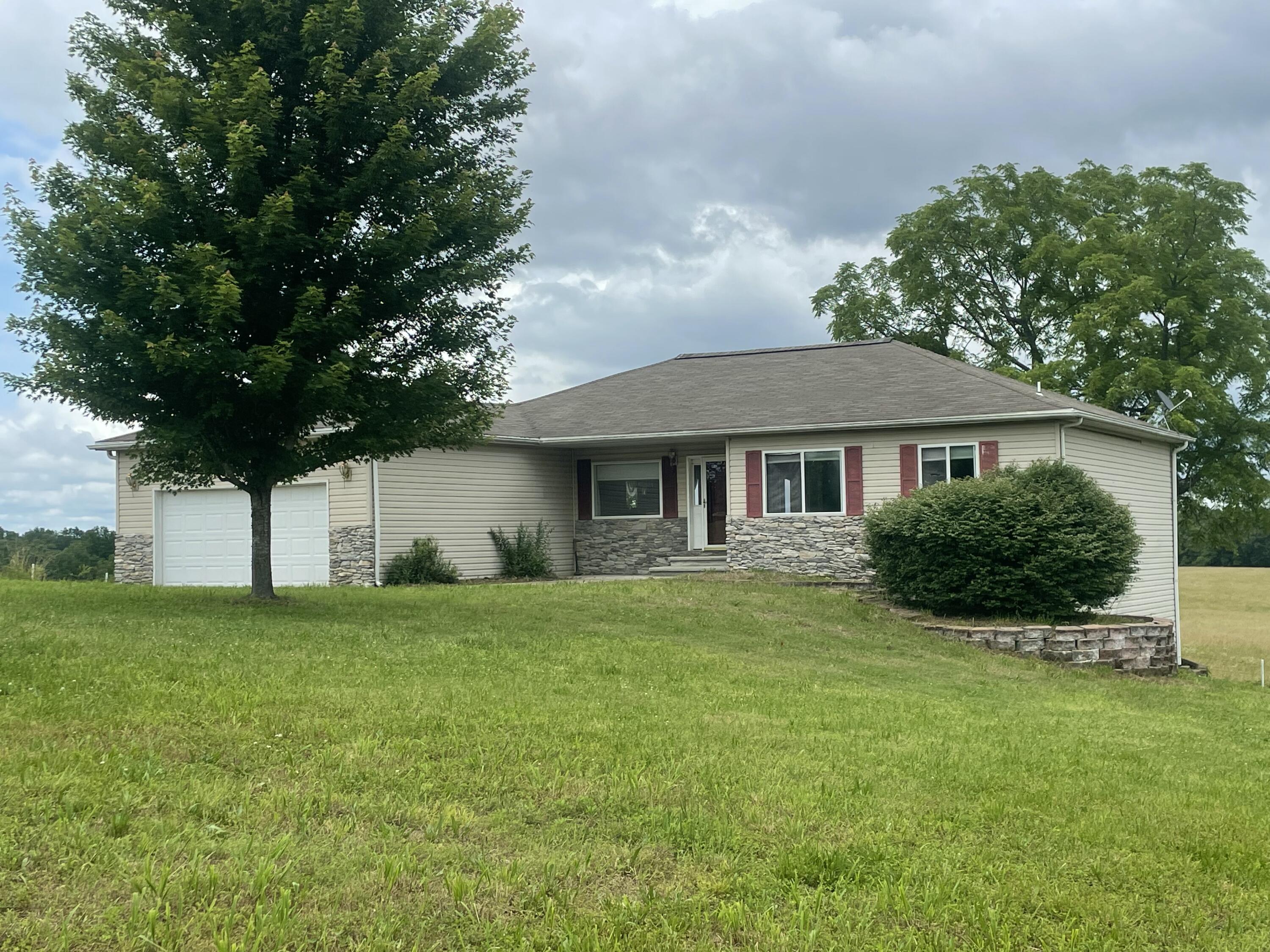 22017 East State Hwy 76 Property Photo 2