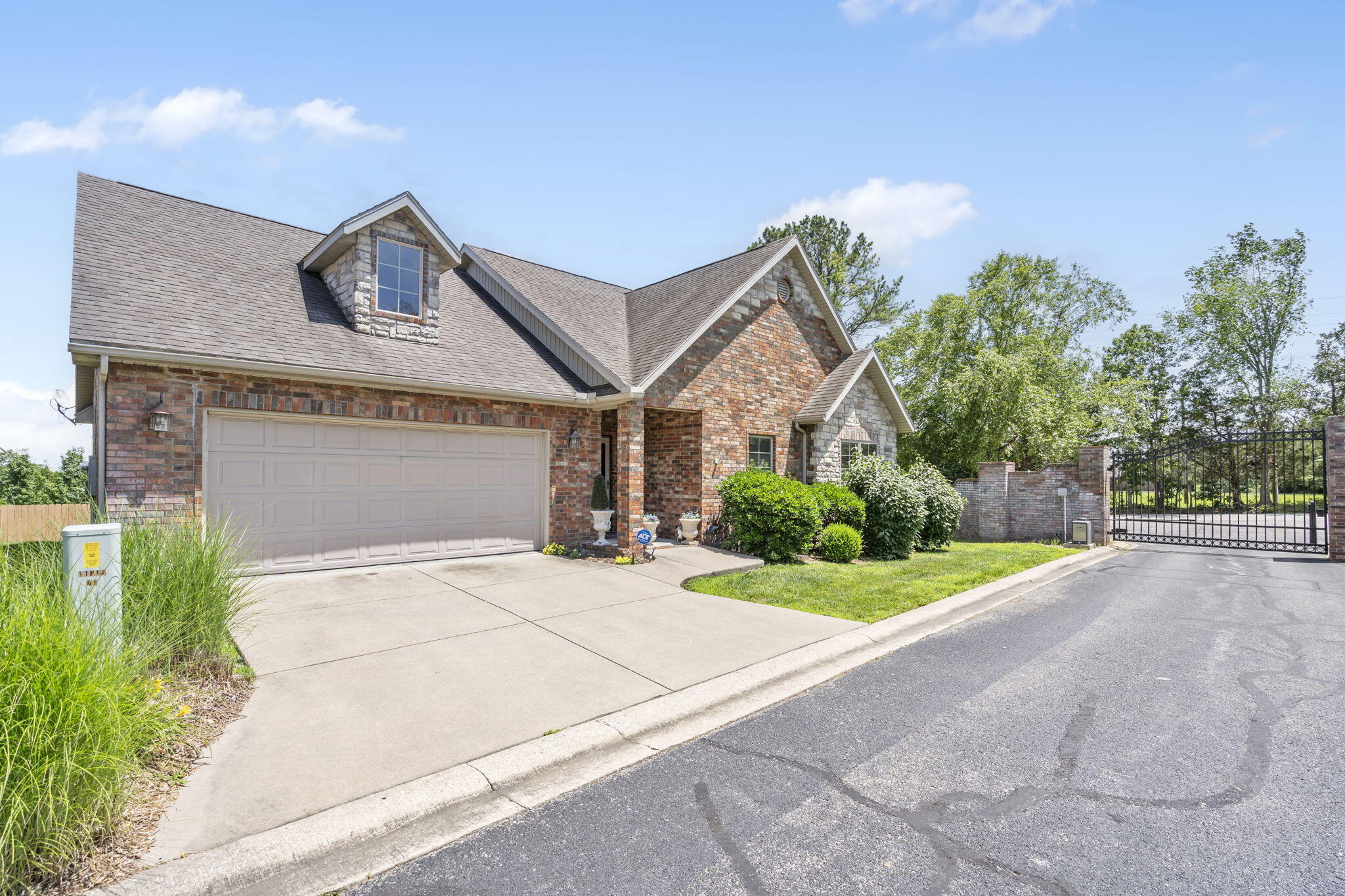 110 Stillwood Drive Property Photo 14