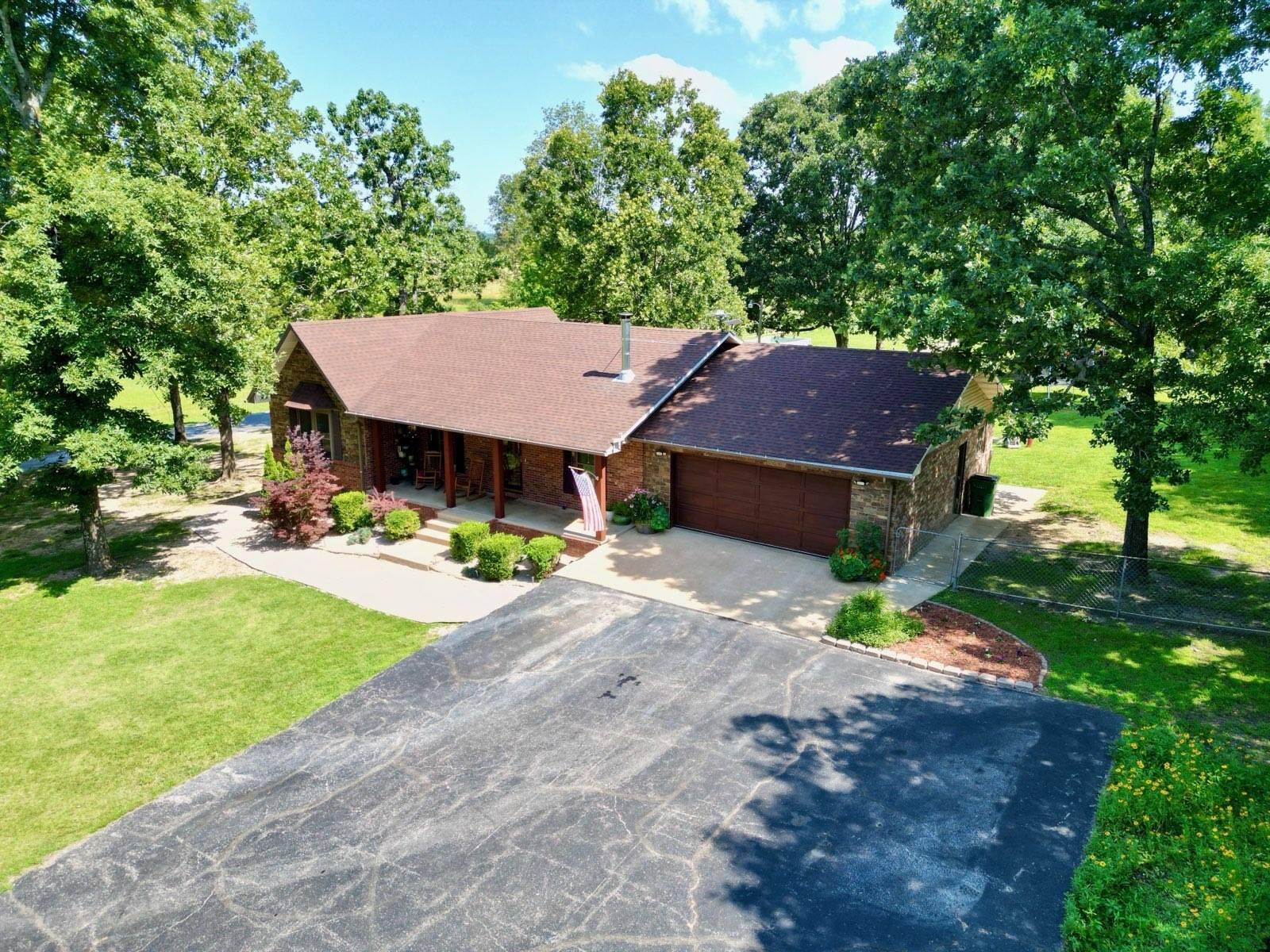 16051 Mo 142 Property Photo 1
