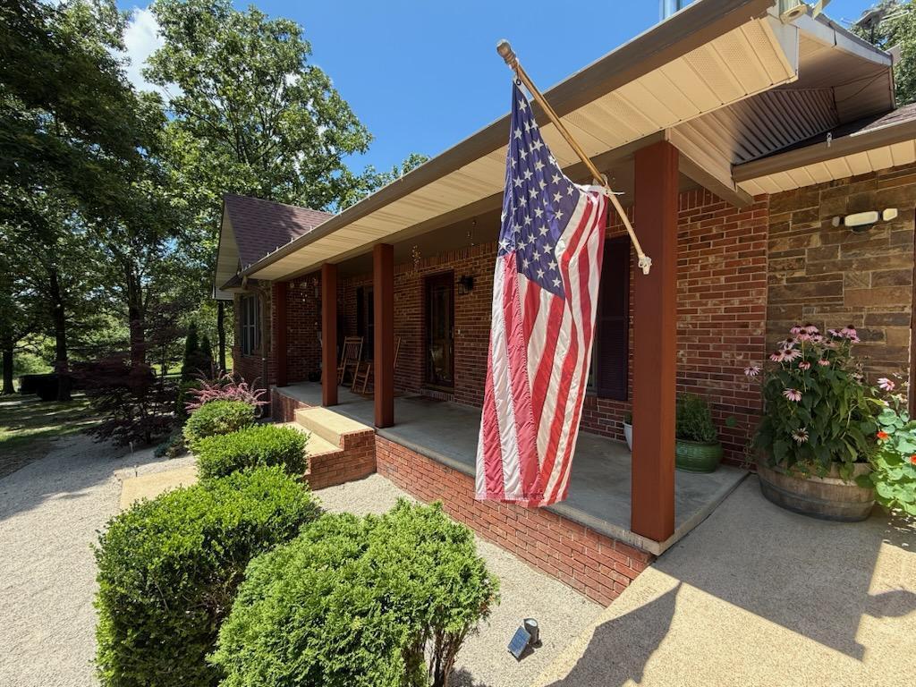 16051 Mo 142 Property Photo 2
