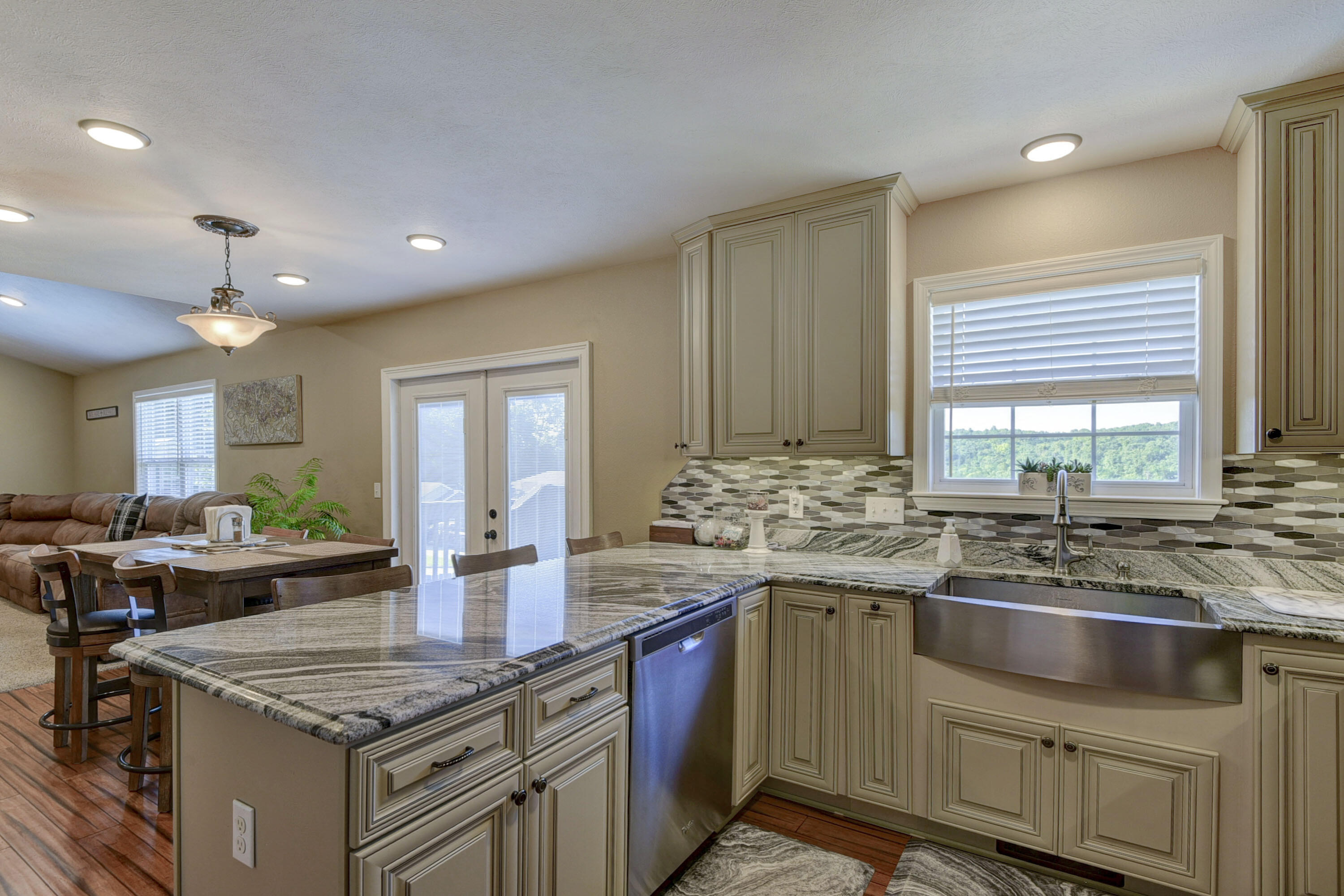 440 Spring Meadow Parkway Property Photo 8