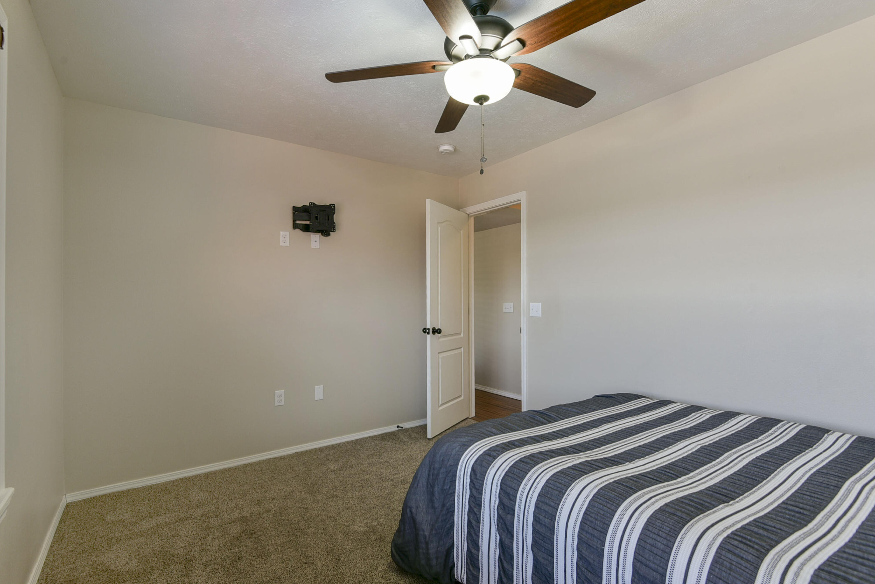 440 Spring Meadow Parkway Property Photo 29