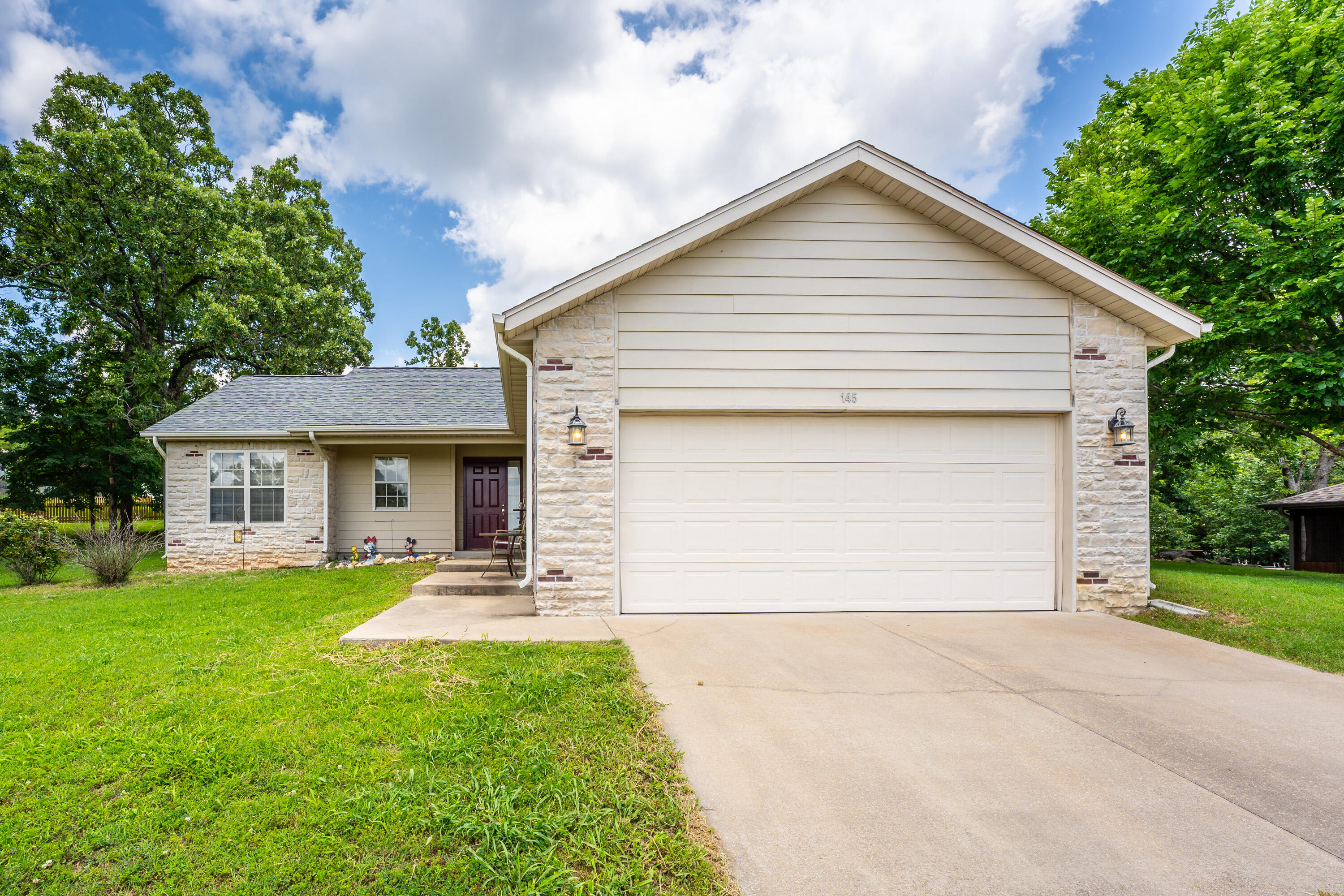 145 Homewood Lane Property Photo 1