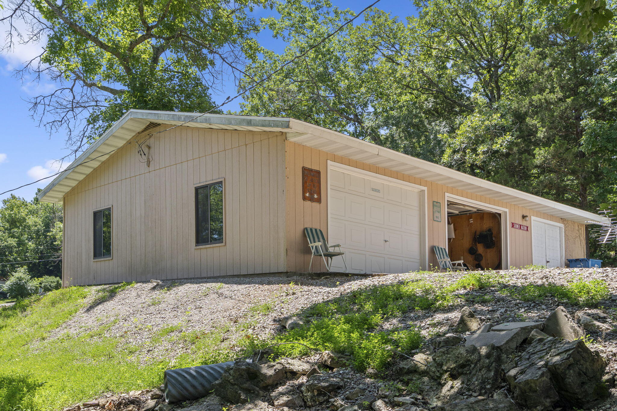 122 Peaceful Valley Lane Property Photo 6