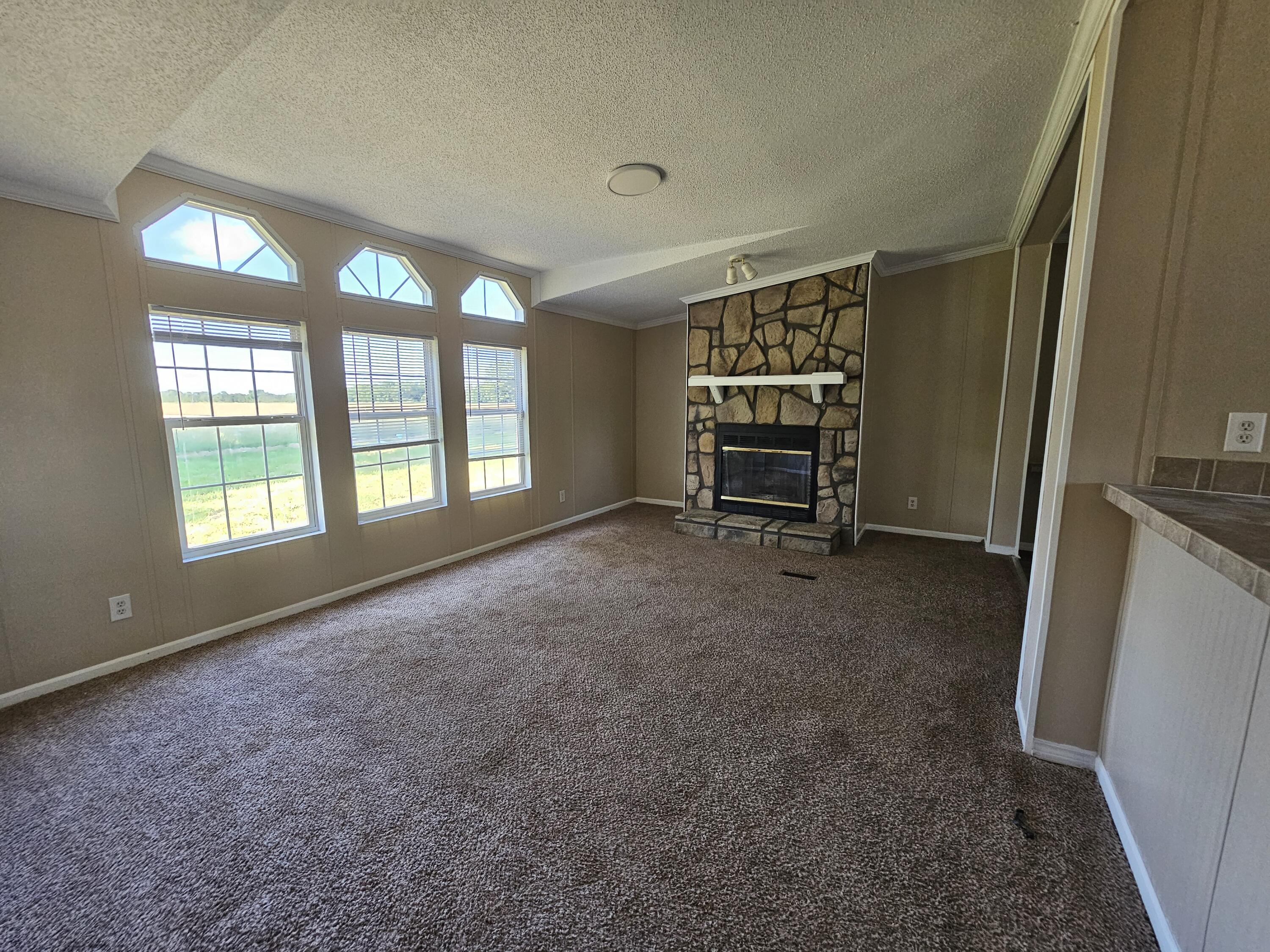 205 College Street Property Photo 5