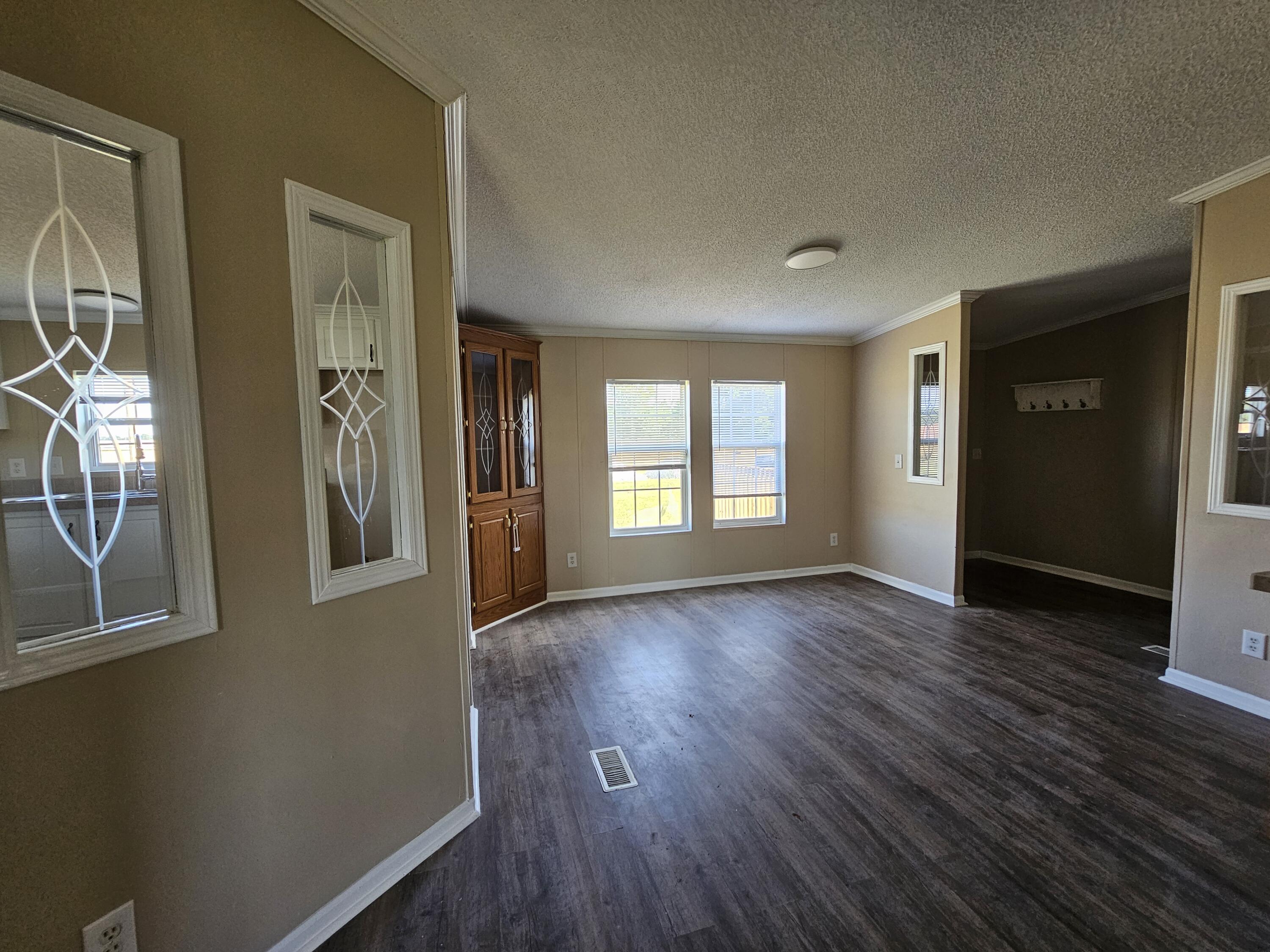 205 College Street Property Photo 11