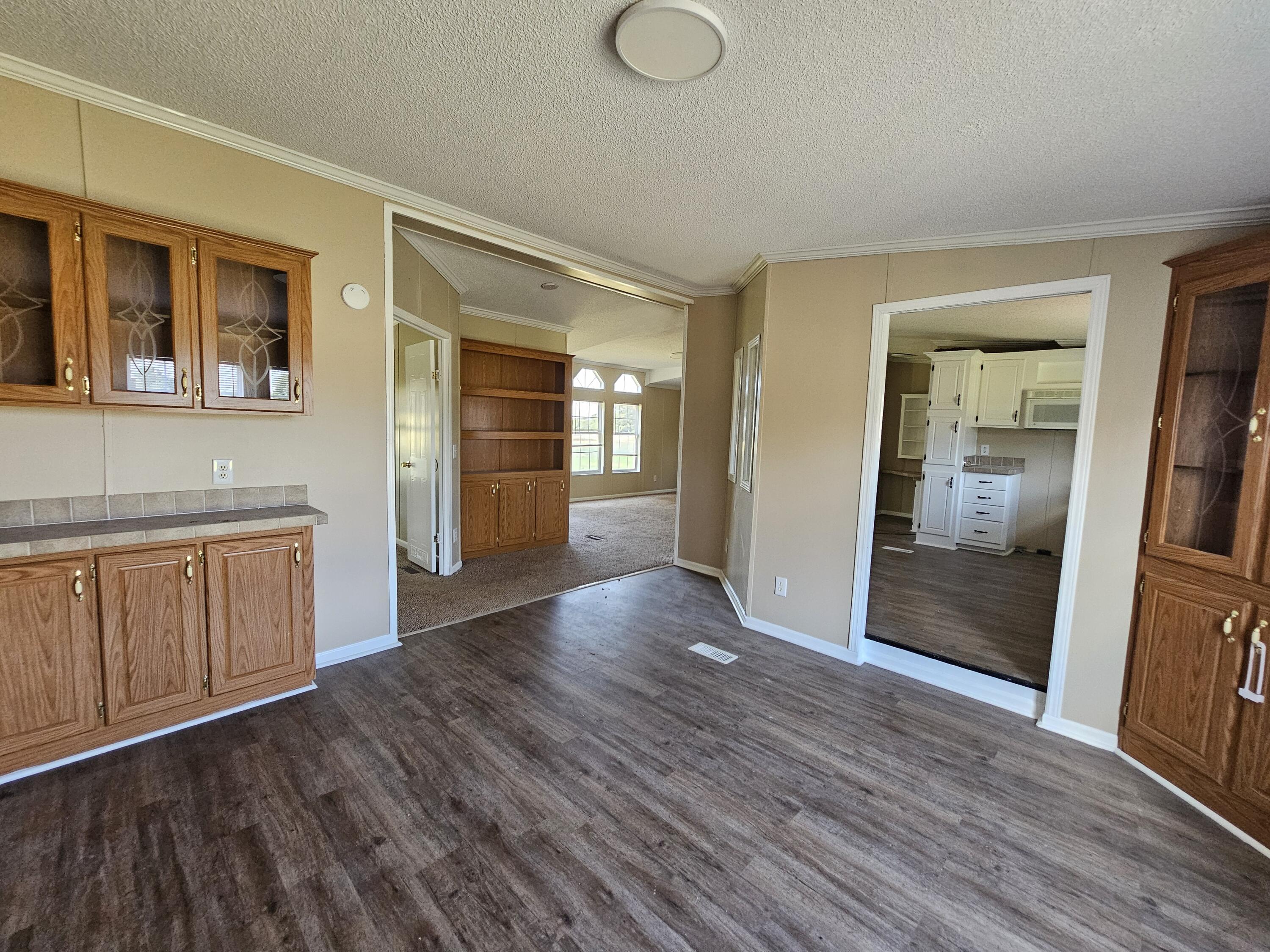 205 College Street Property Photo 14