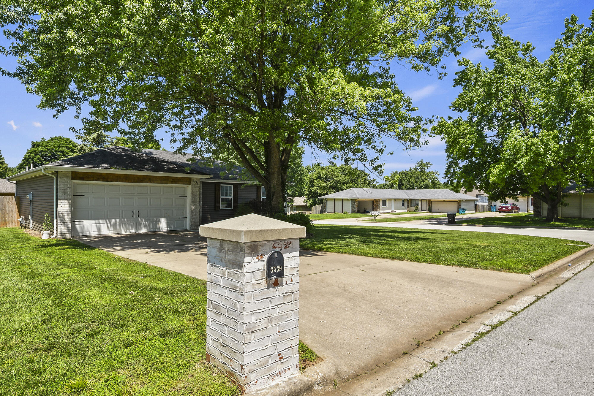 3539 South Walnut Hill Drive Property Photo 2