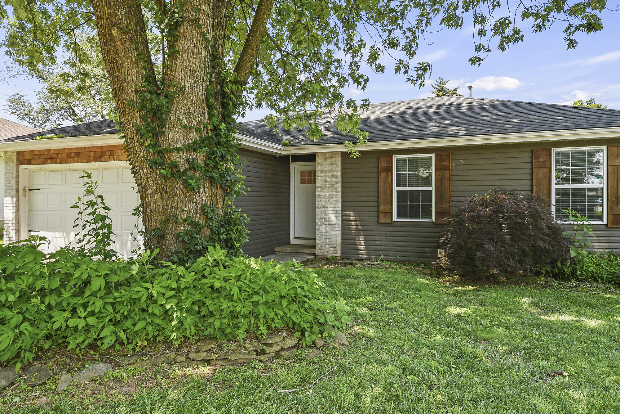 3539 South Walnut Hill Drive Property Photo 4