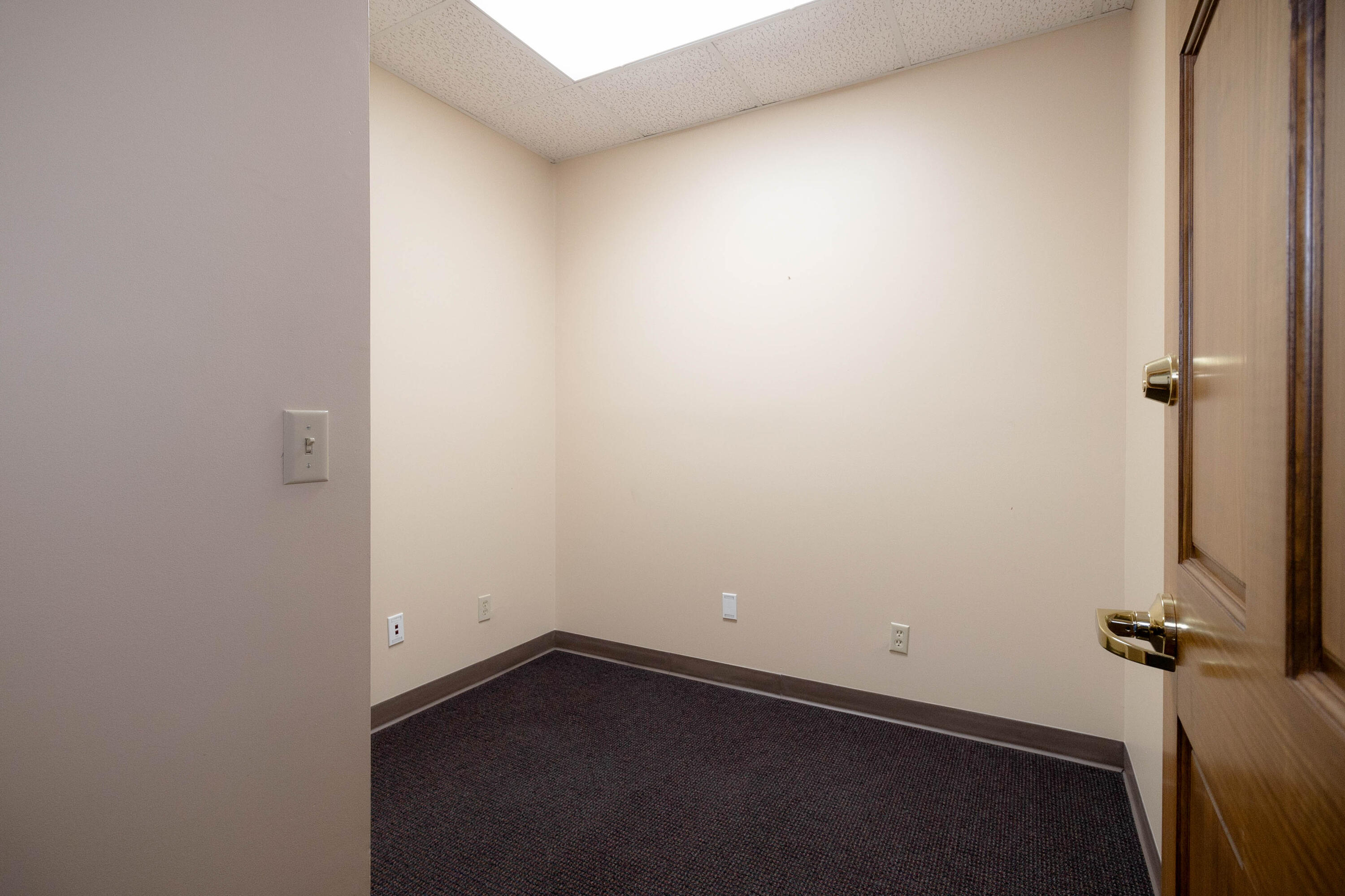 2740 East Sunshine Street Property Photo 16