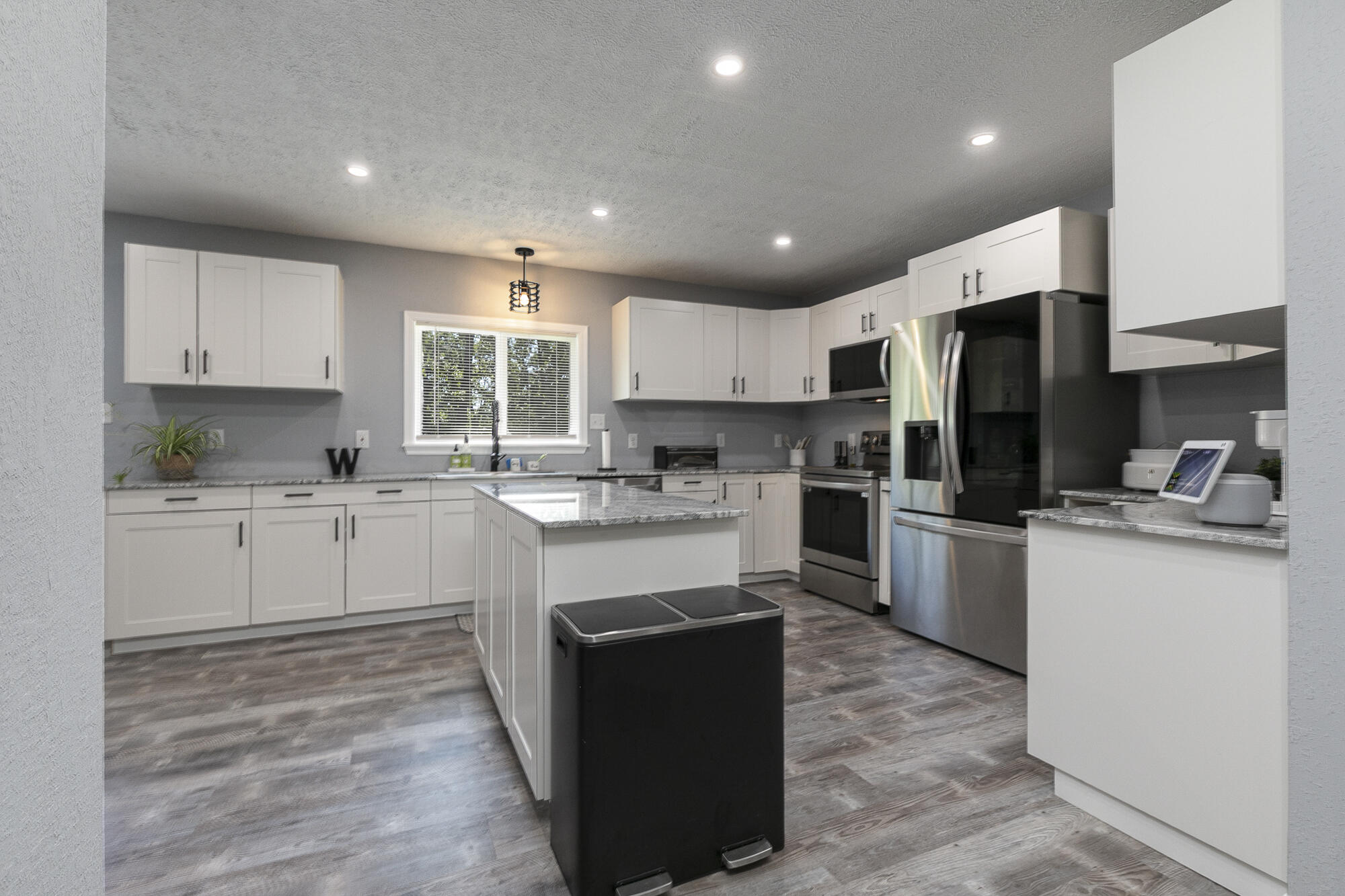 69 Deerfield Lane Property Photo 4