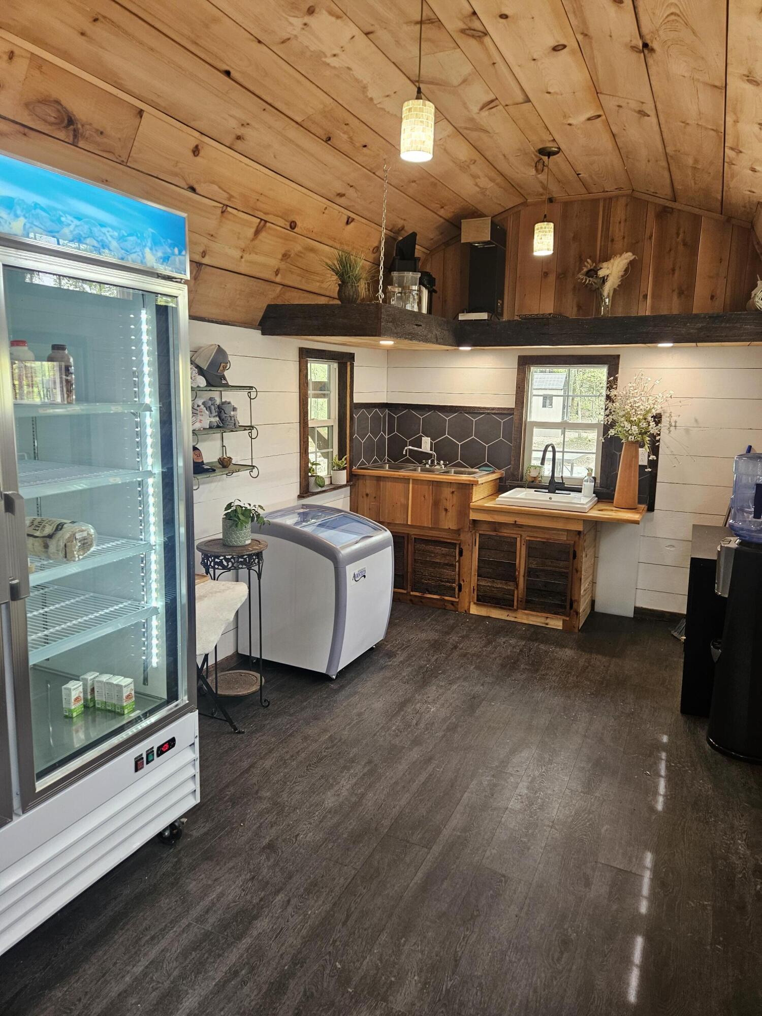 000 C-228 Tract #3 Property Photo 75