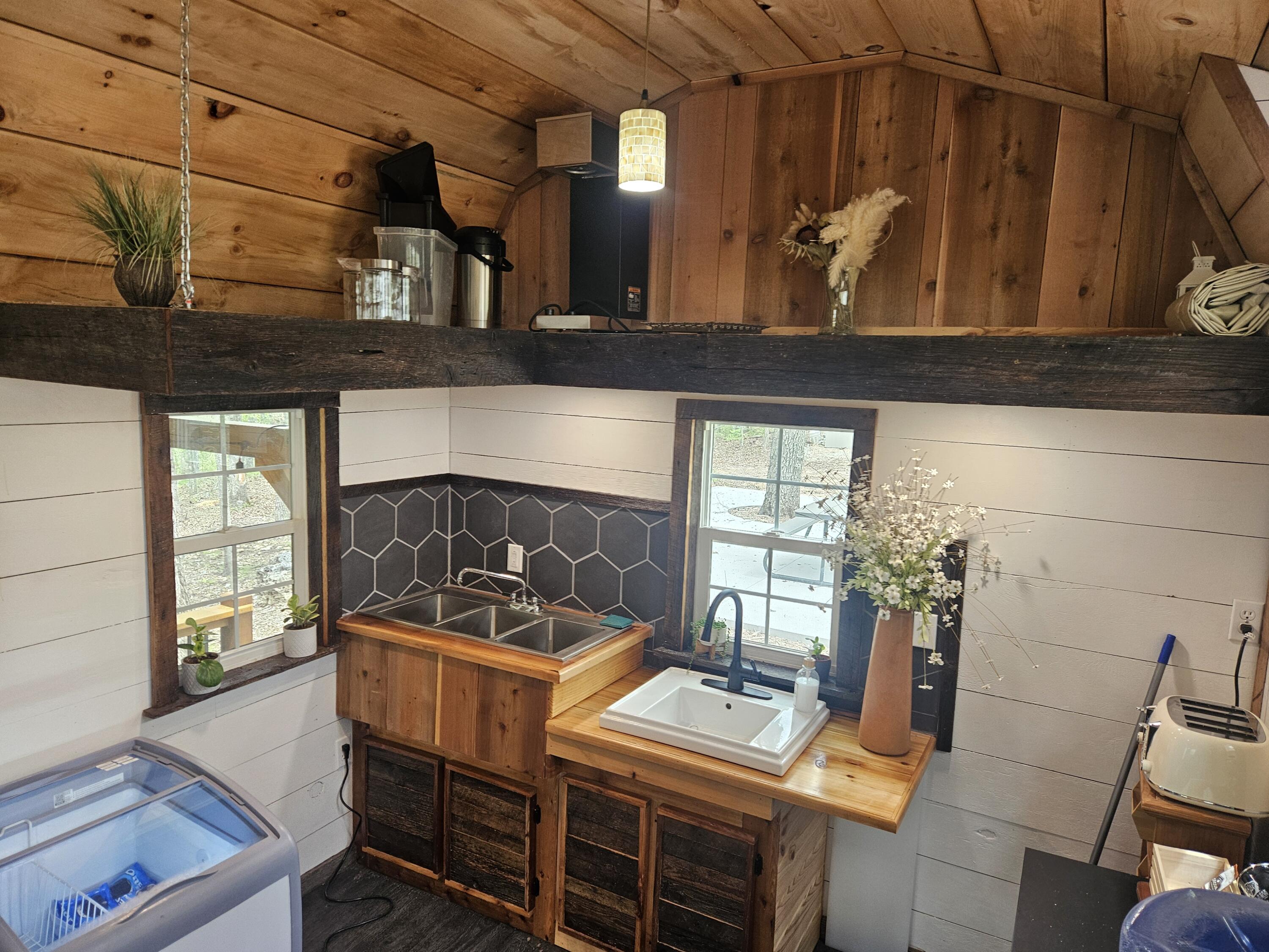 000 C-228 Tract #3 Property Photo 76