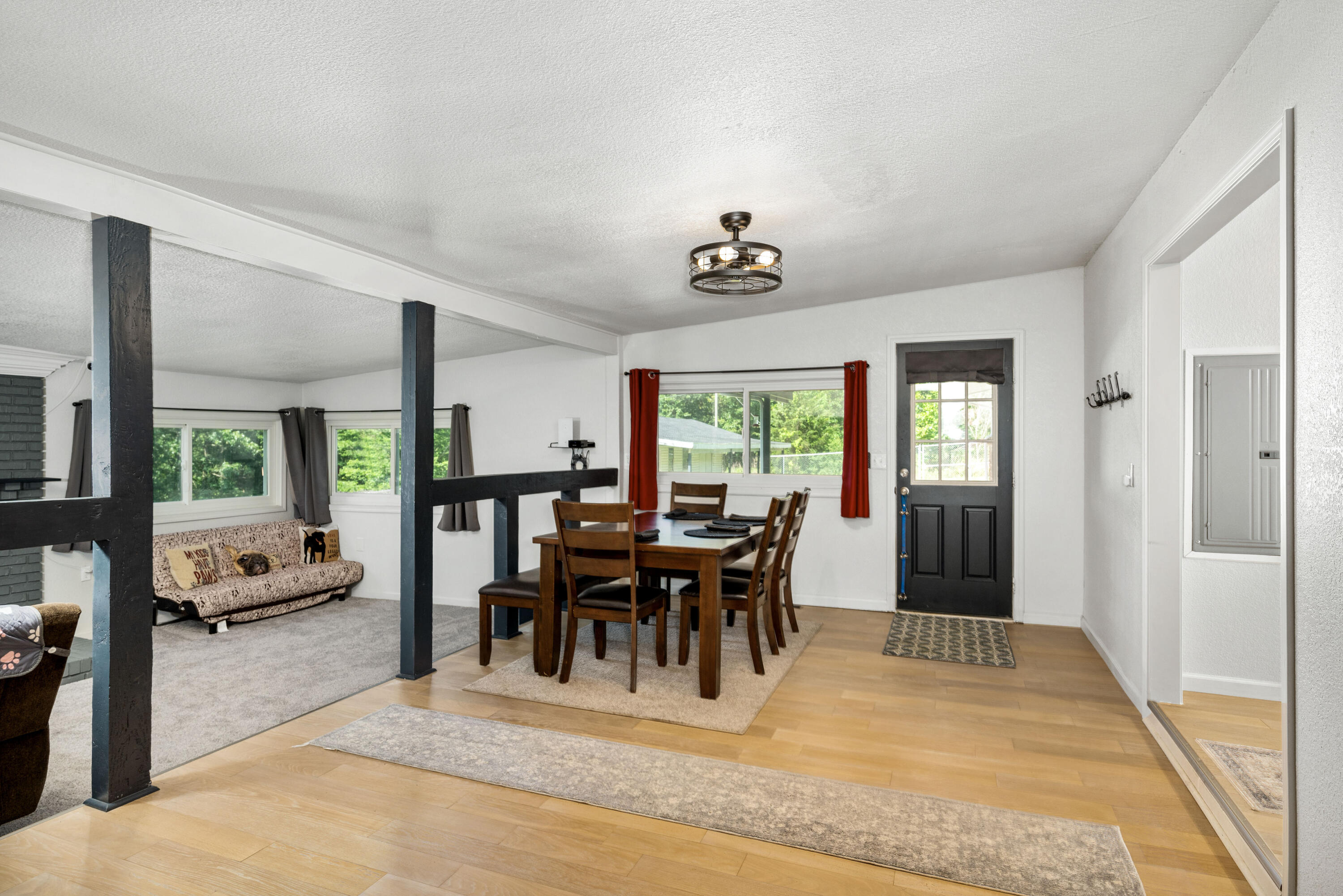 13805 Hickory Drive Property Photo 5