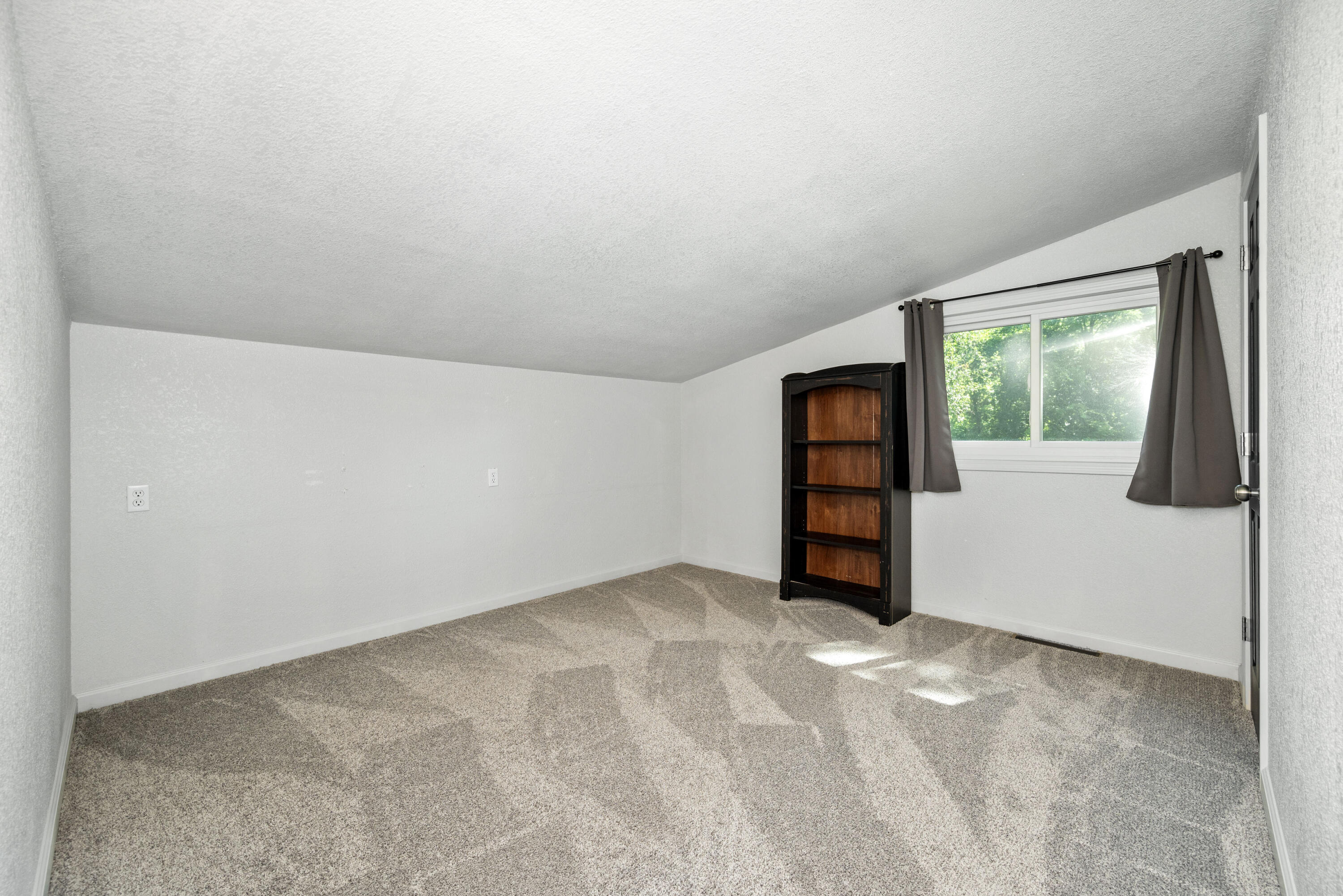 13805 Hickory Drive Property Photo 27