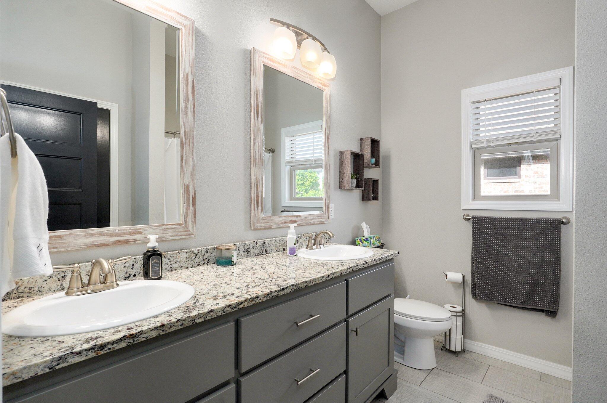 914 West Lorenza Drive Property Photo 30