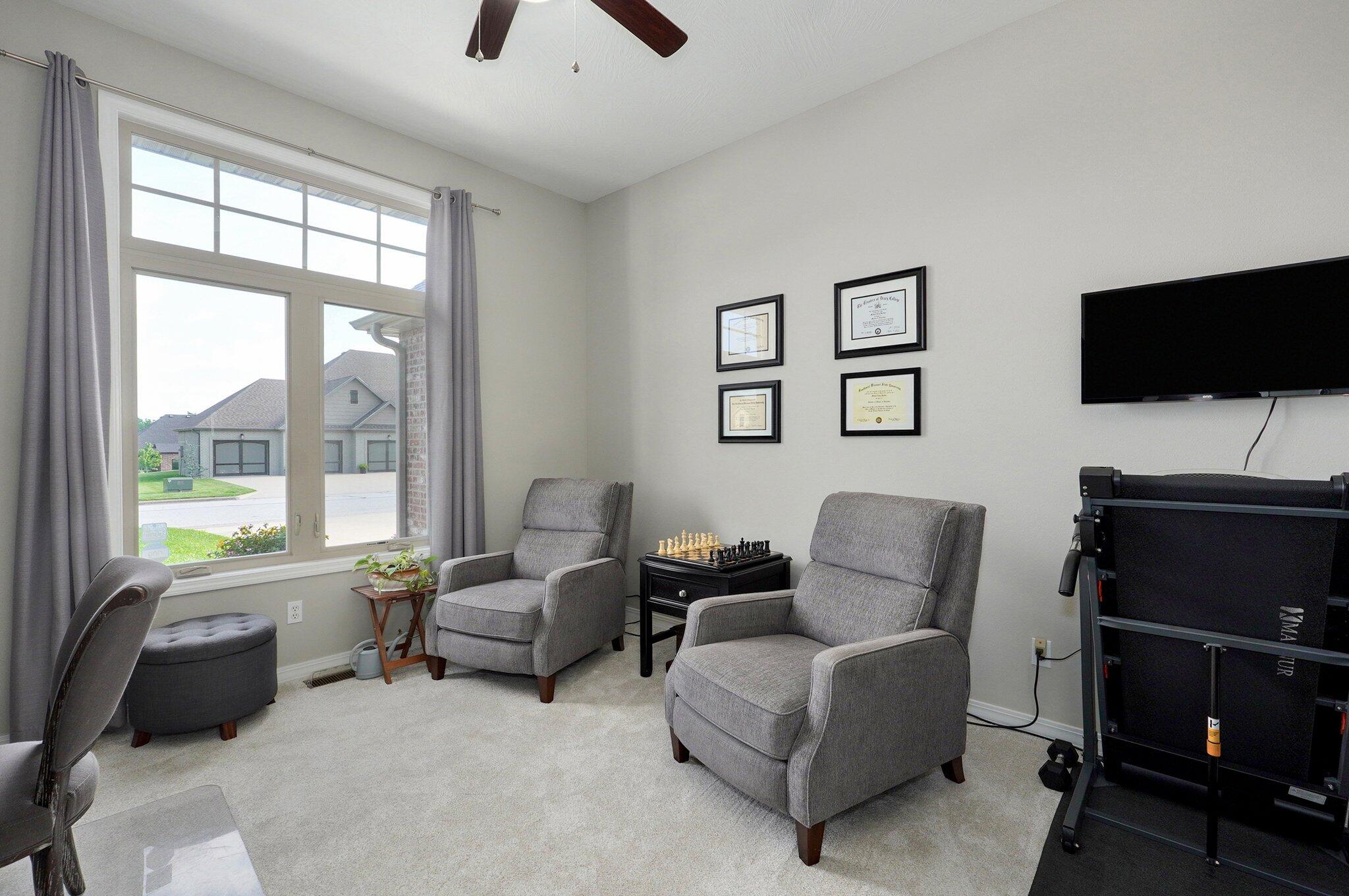 914 West Lorenza Drive Property Photo 36