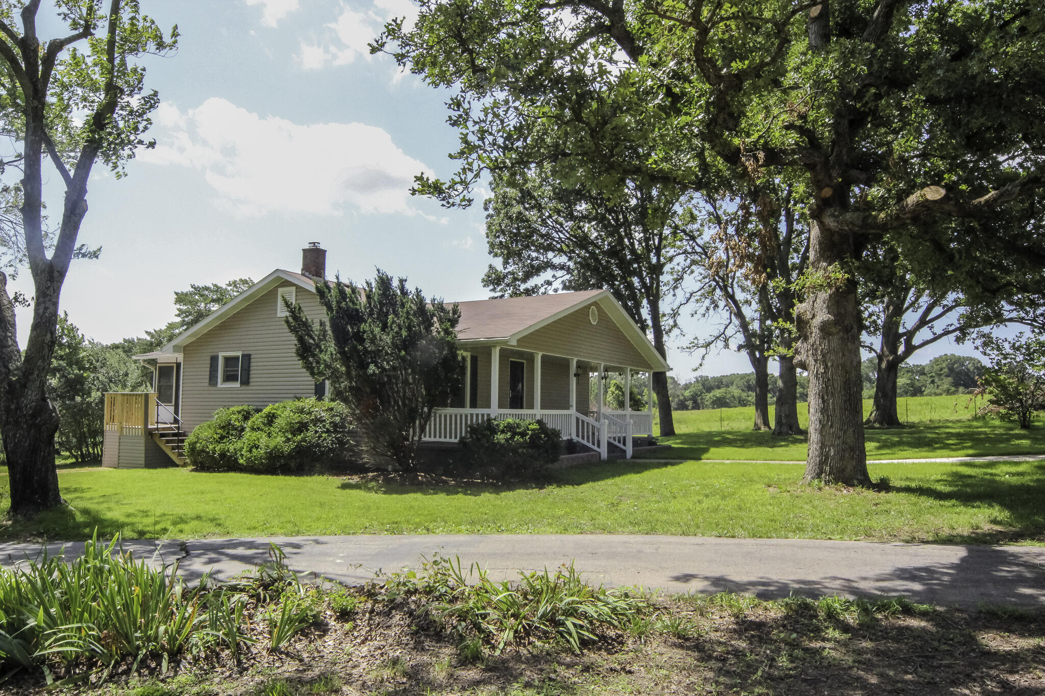 23460 824 Road Property Photo 1