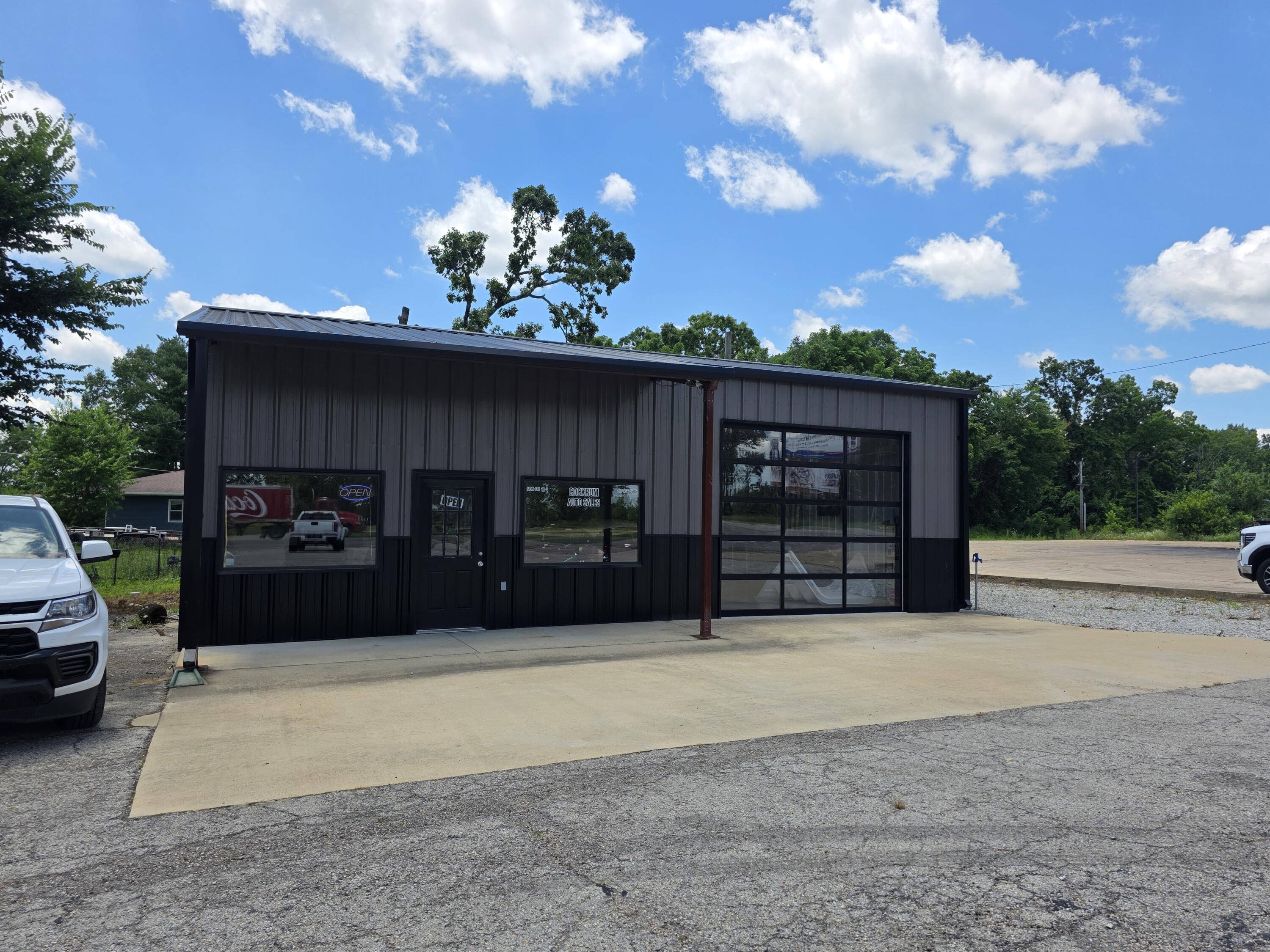 1677 South Us Highway 63 Property Photo 3