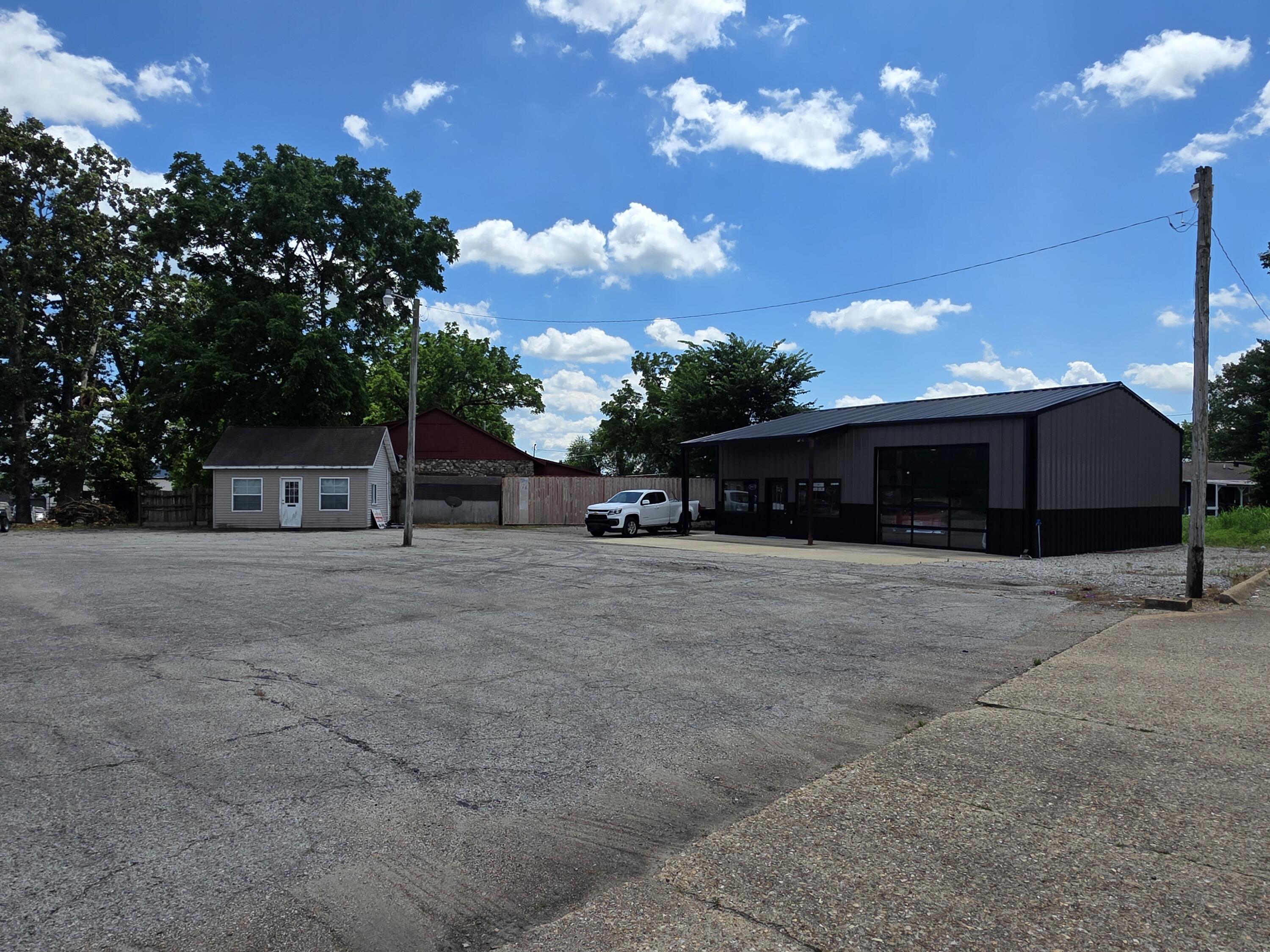 1677 South Us Highway 63 Property Photo 8
