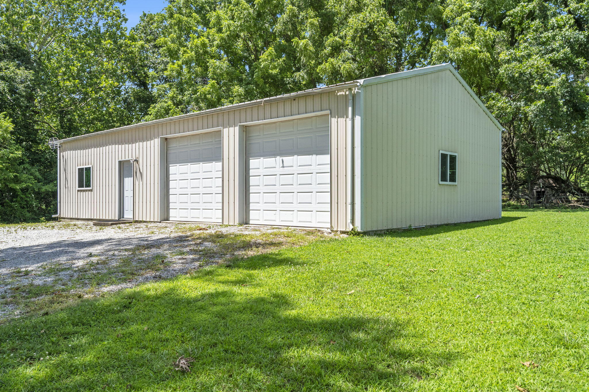 6585 North Farm Rd 61 Property Photo 3