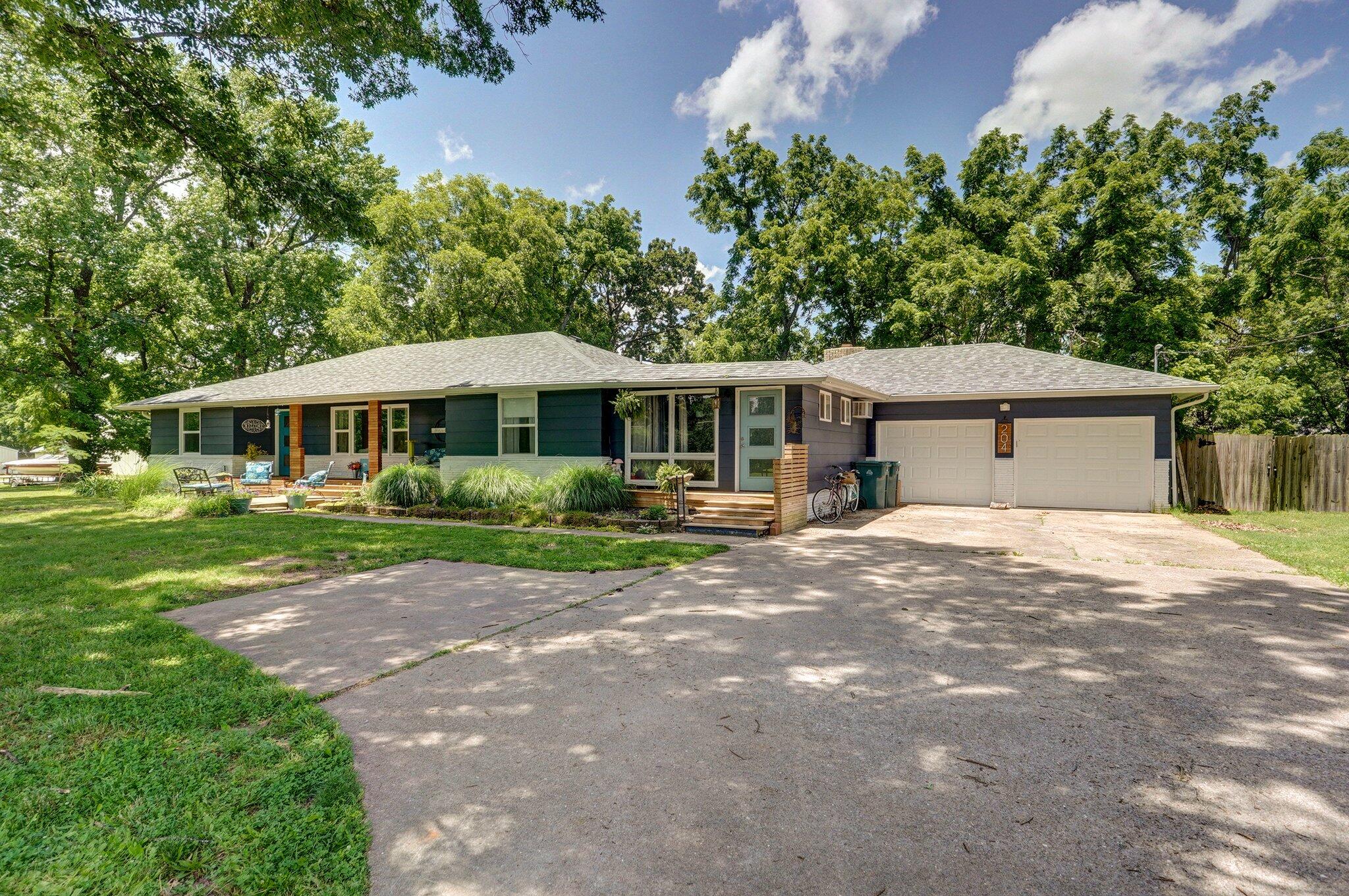 204 East Highway Dd Property Photo 1