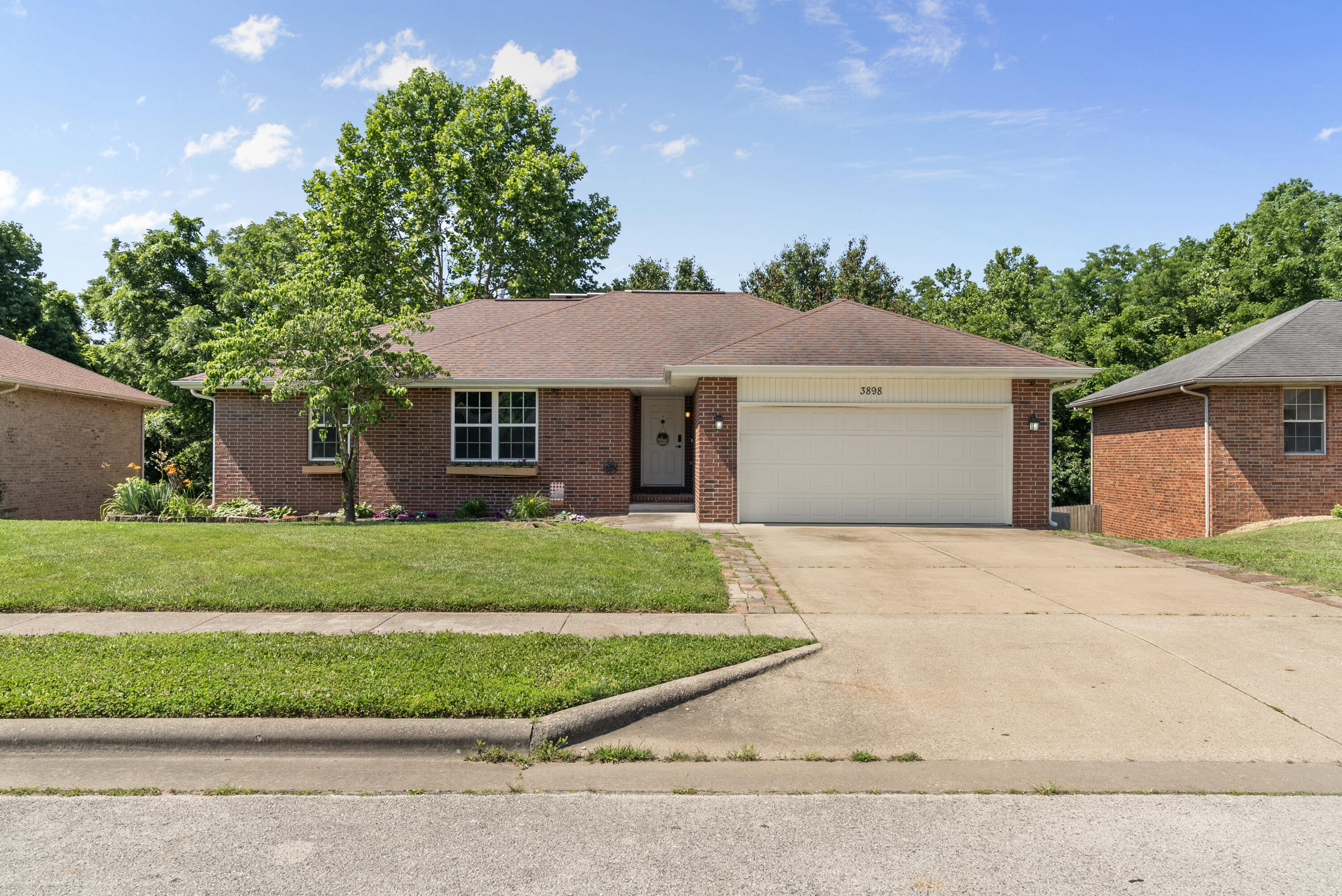 3898 West Parkridge Circle Property Photo 1