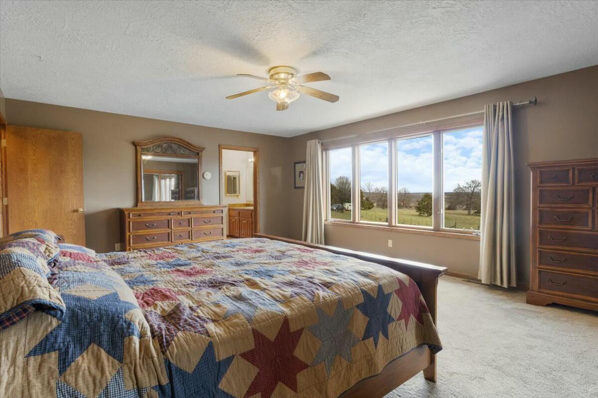 140 State Highway V Property Photo 31