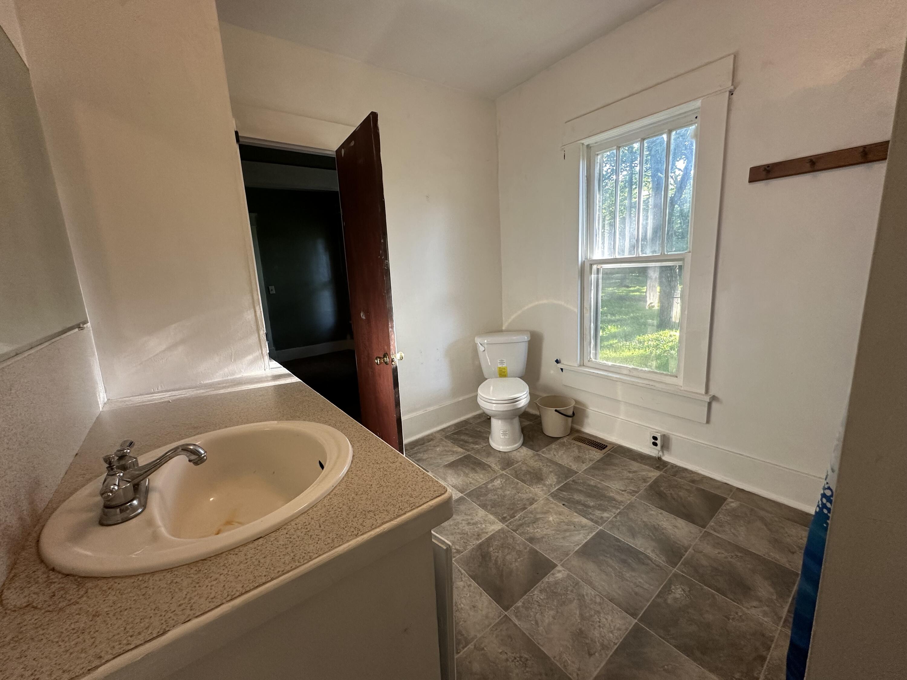 5143 Farm Road 2000 Property Photo 11