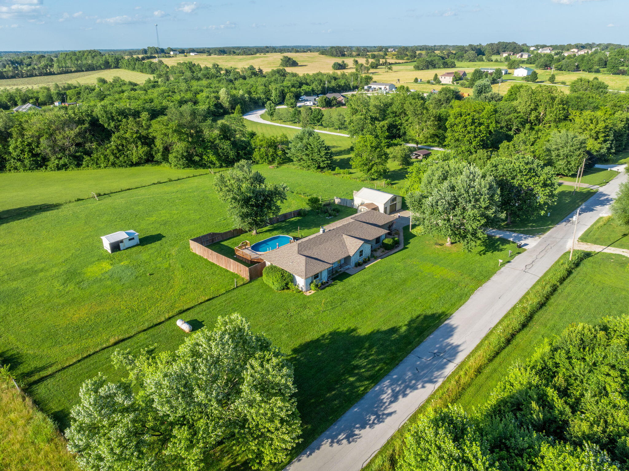 1035 Scenic View Road Property Photo 2