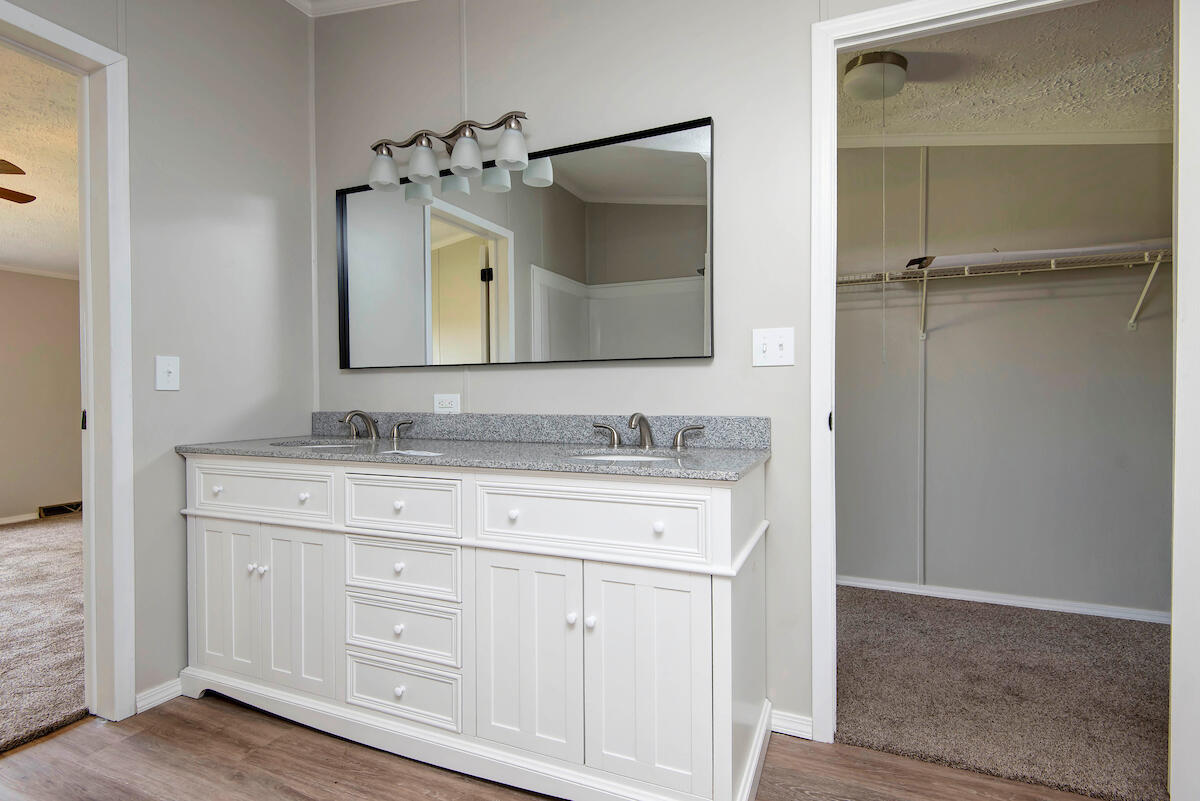8390 Lawrence 1105 Property Photo 16