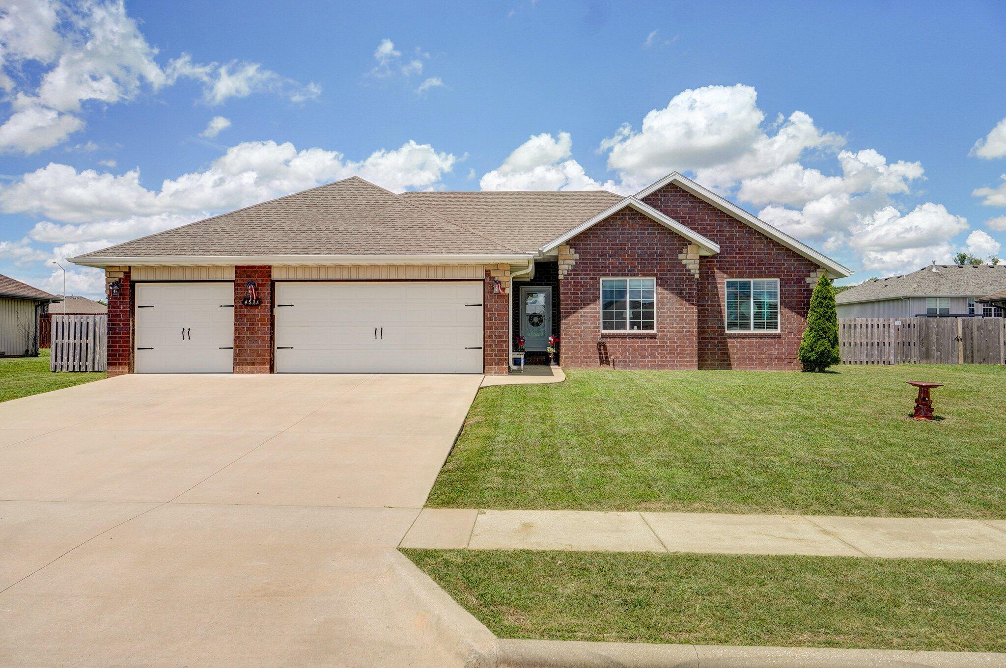 4531 West Somerset Drive Property Photo 1