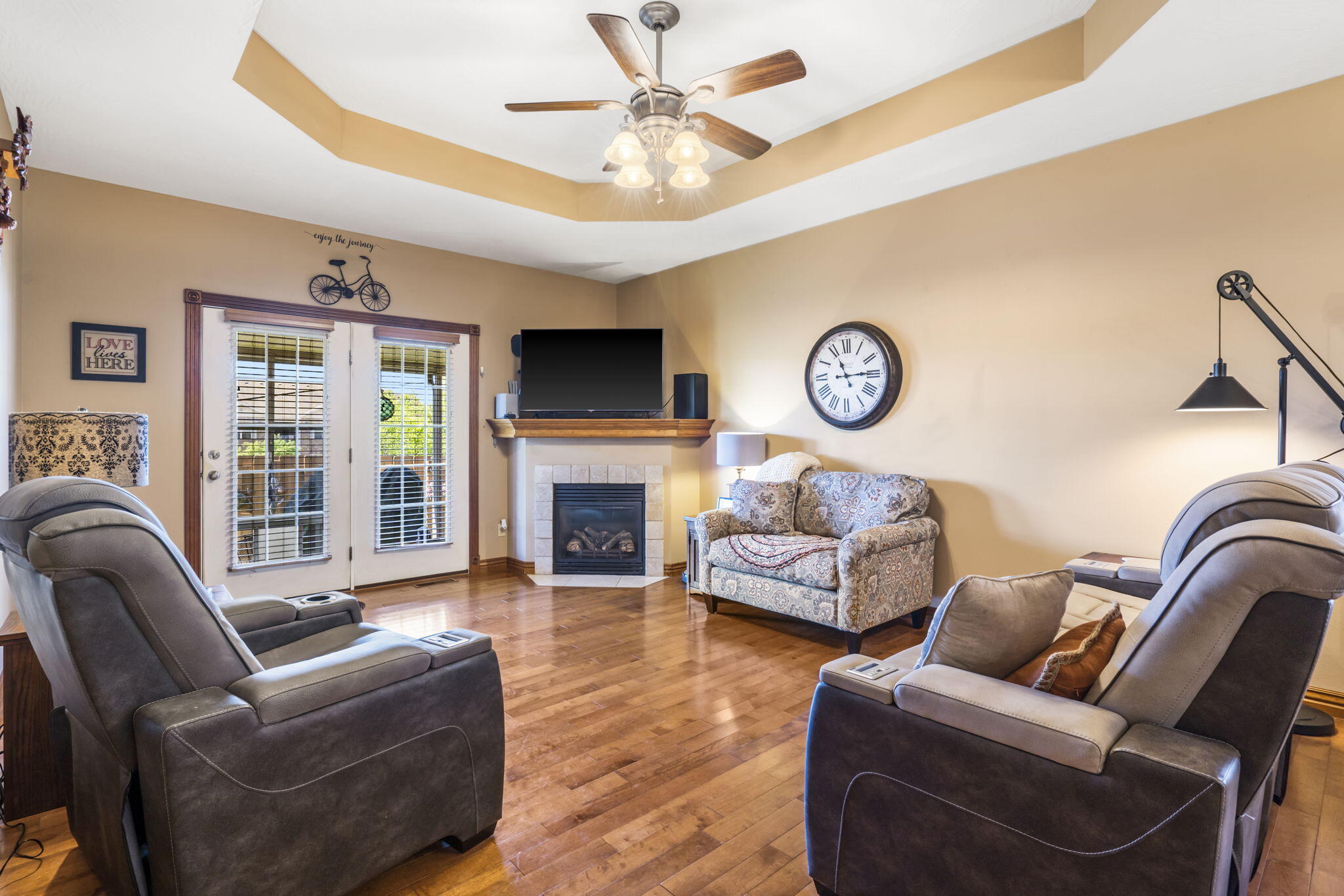 2410 West Deerbrooke Trail Property Photo 3