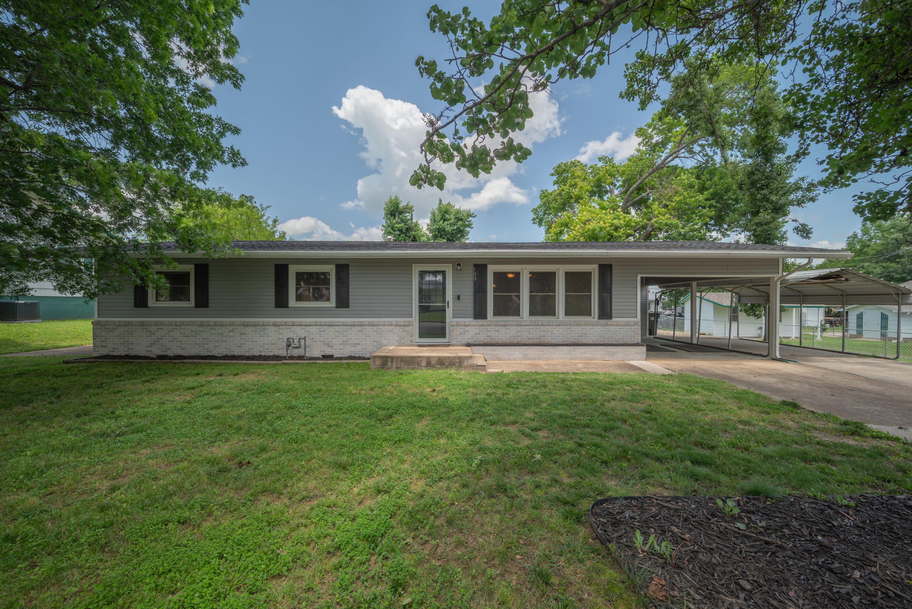103 North Spring Street Property Photo 1