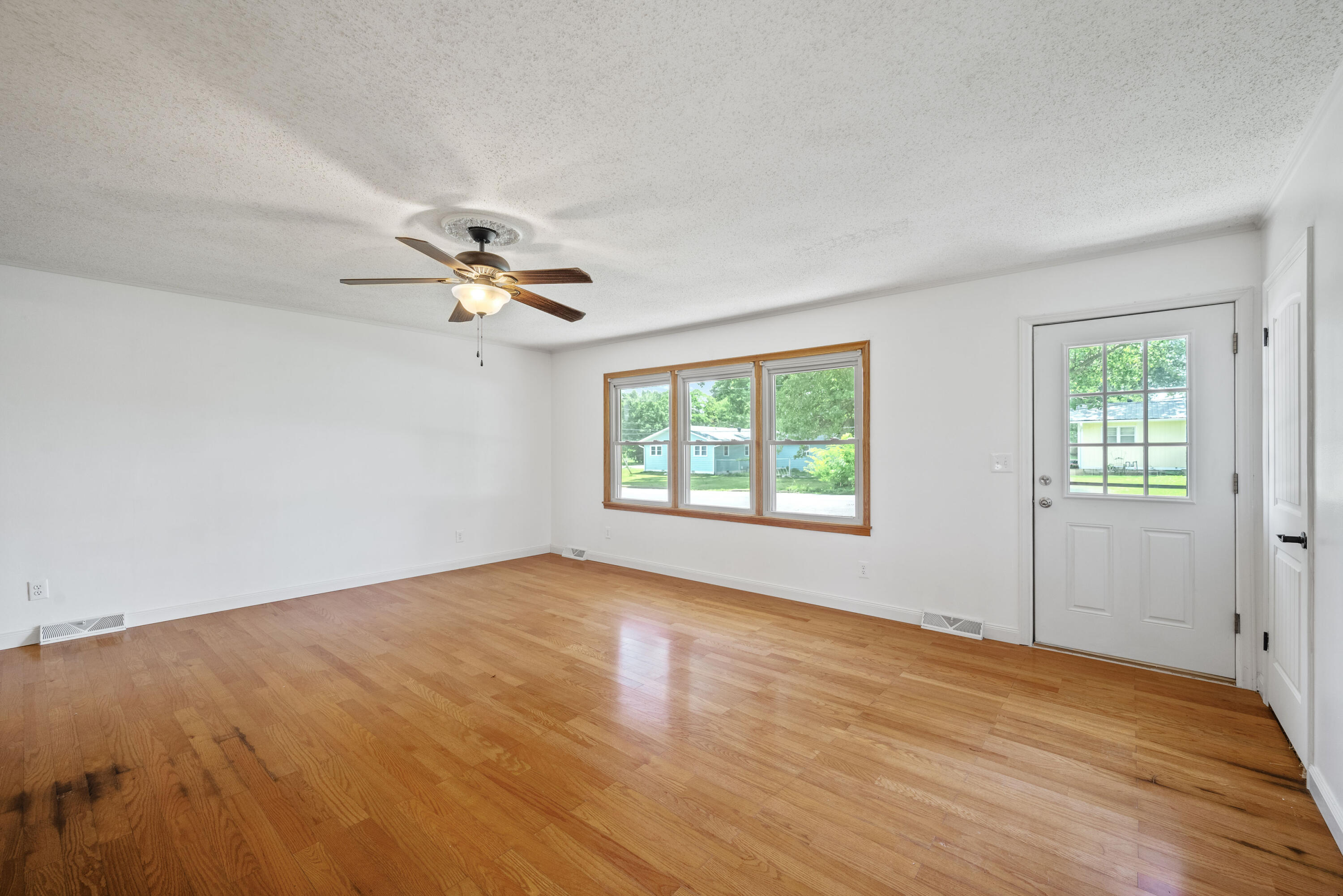 103 North Spring Street Property Photo 3