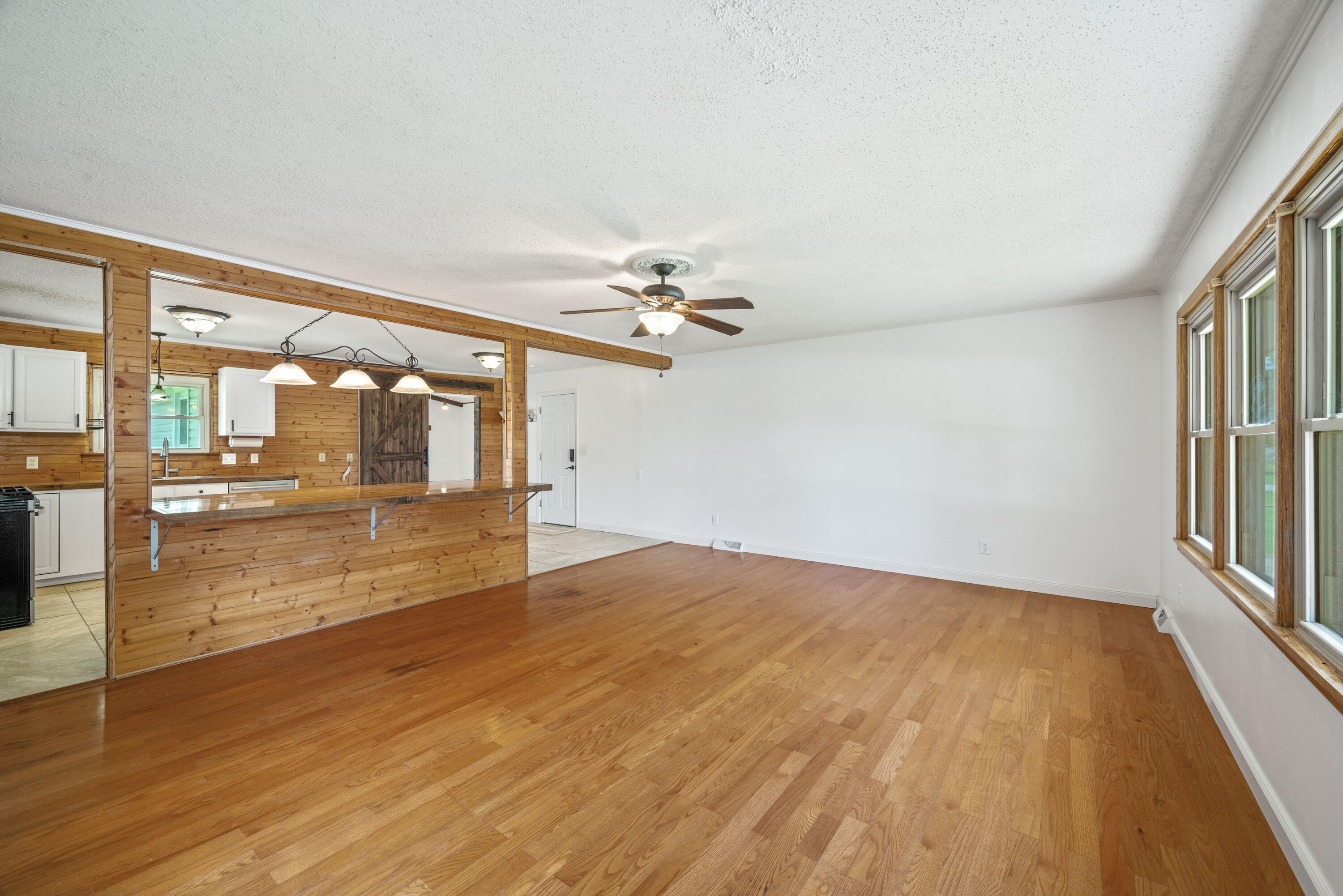 103 North Spring Street Property Photo 5