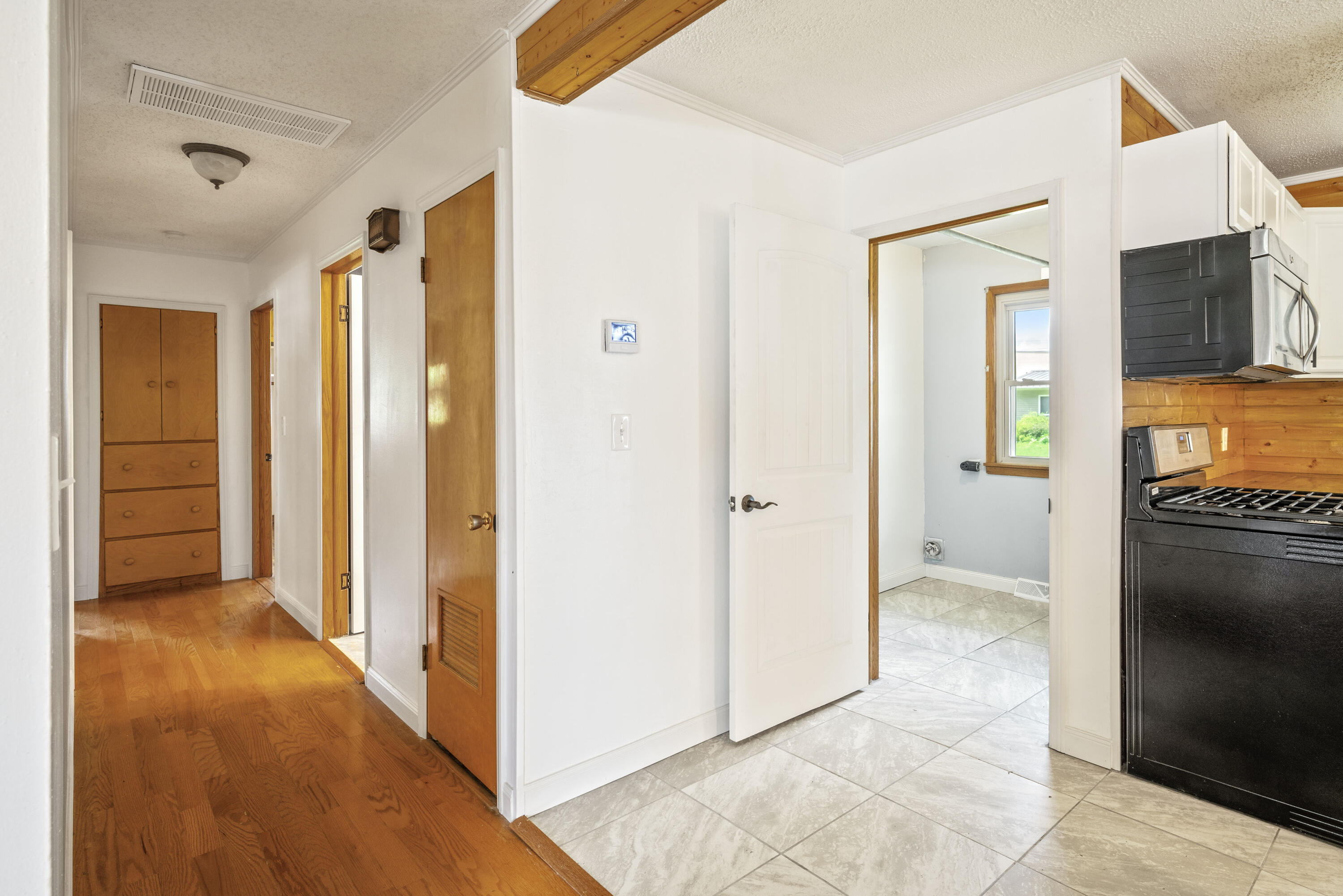 103 North Spring Street Property Photo 11