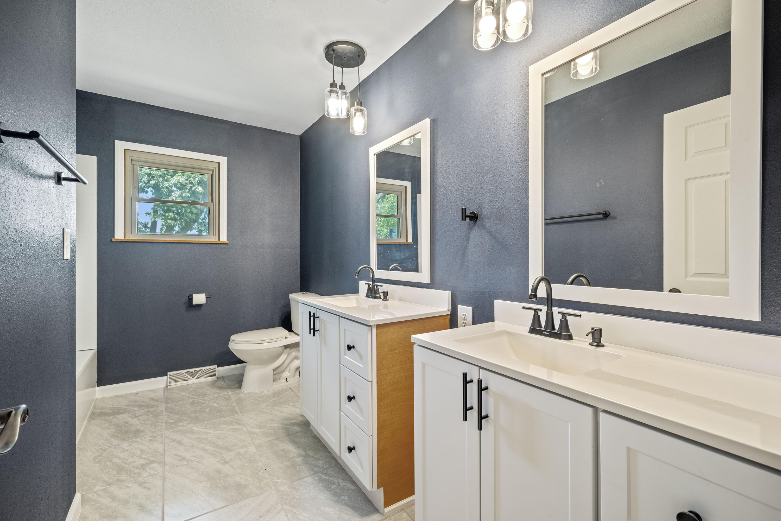 103 North Spring Street Property Photo 24