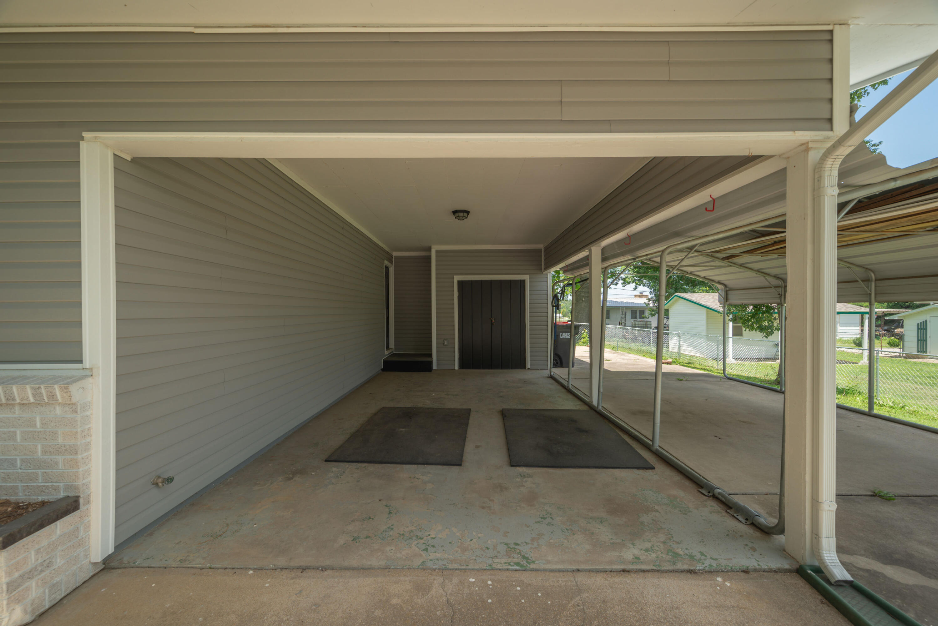 103 North Spring Street Property Photo 29
