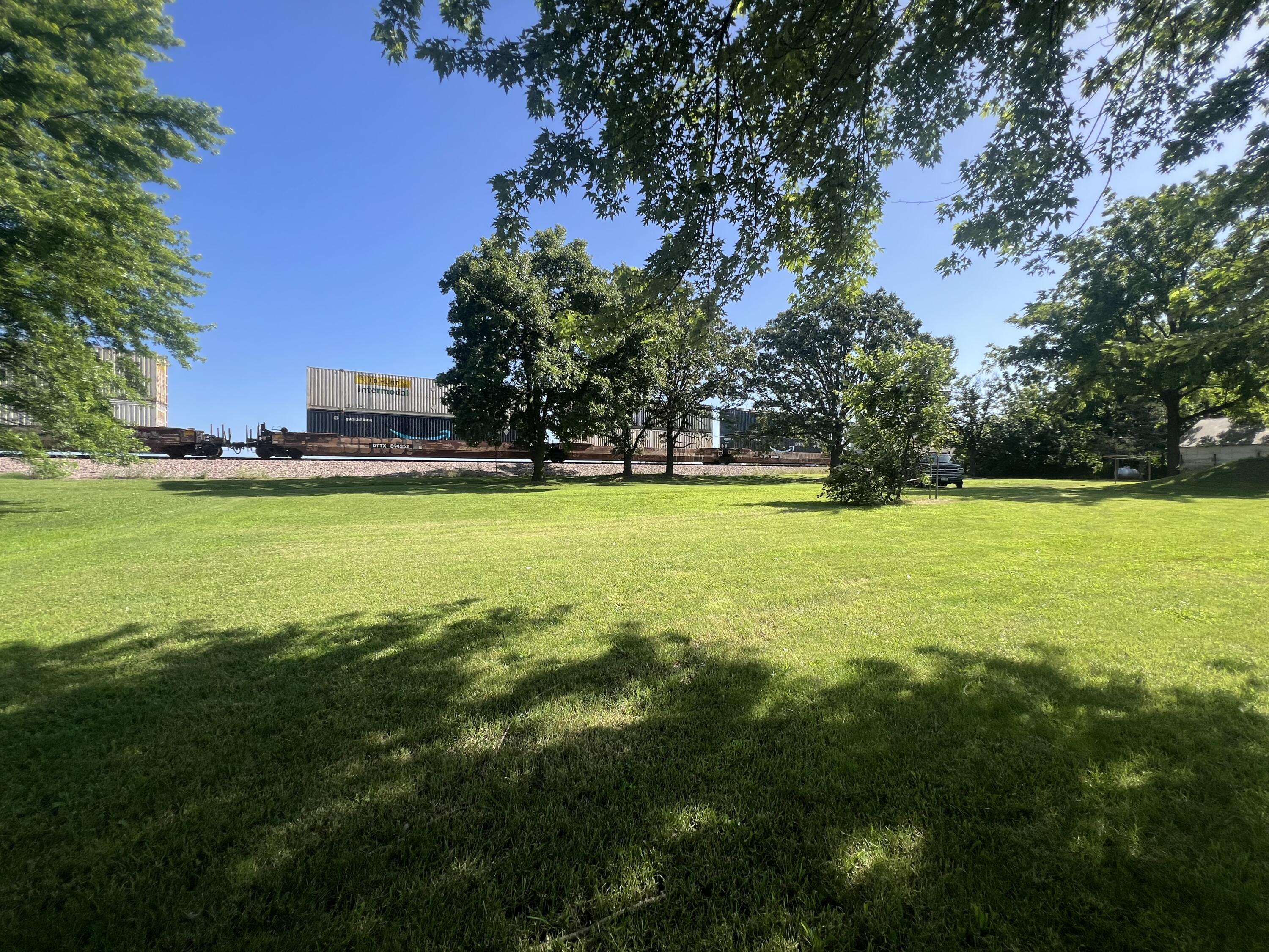 558 West Ragsdale Street Property Photo 4