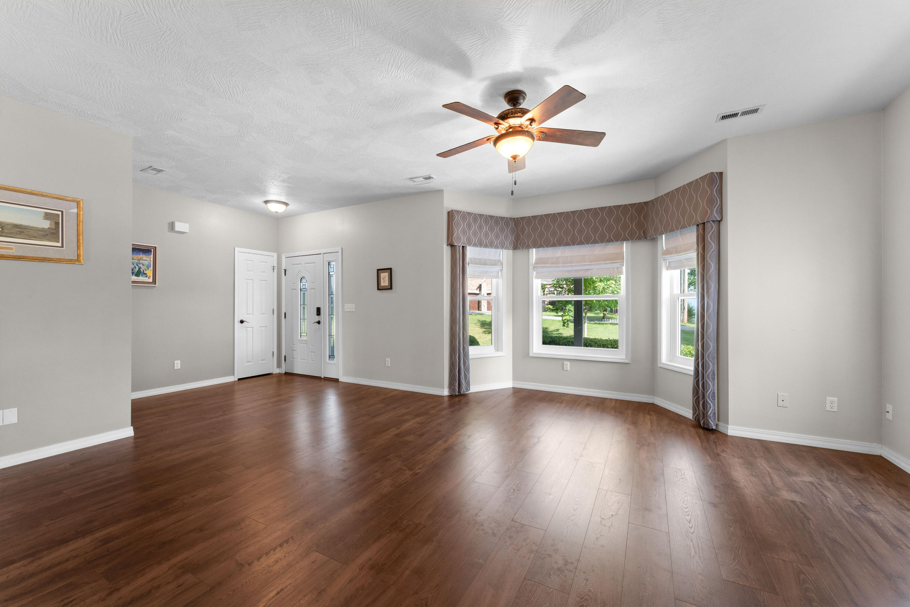471 Table Rock Heights Property Photo 6