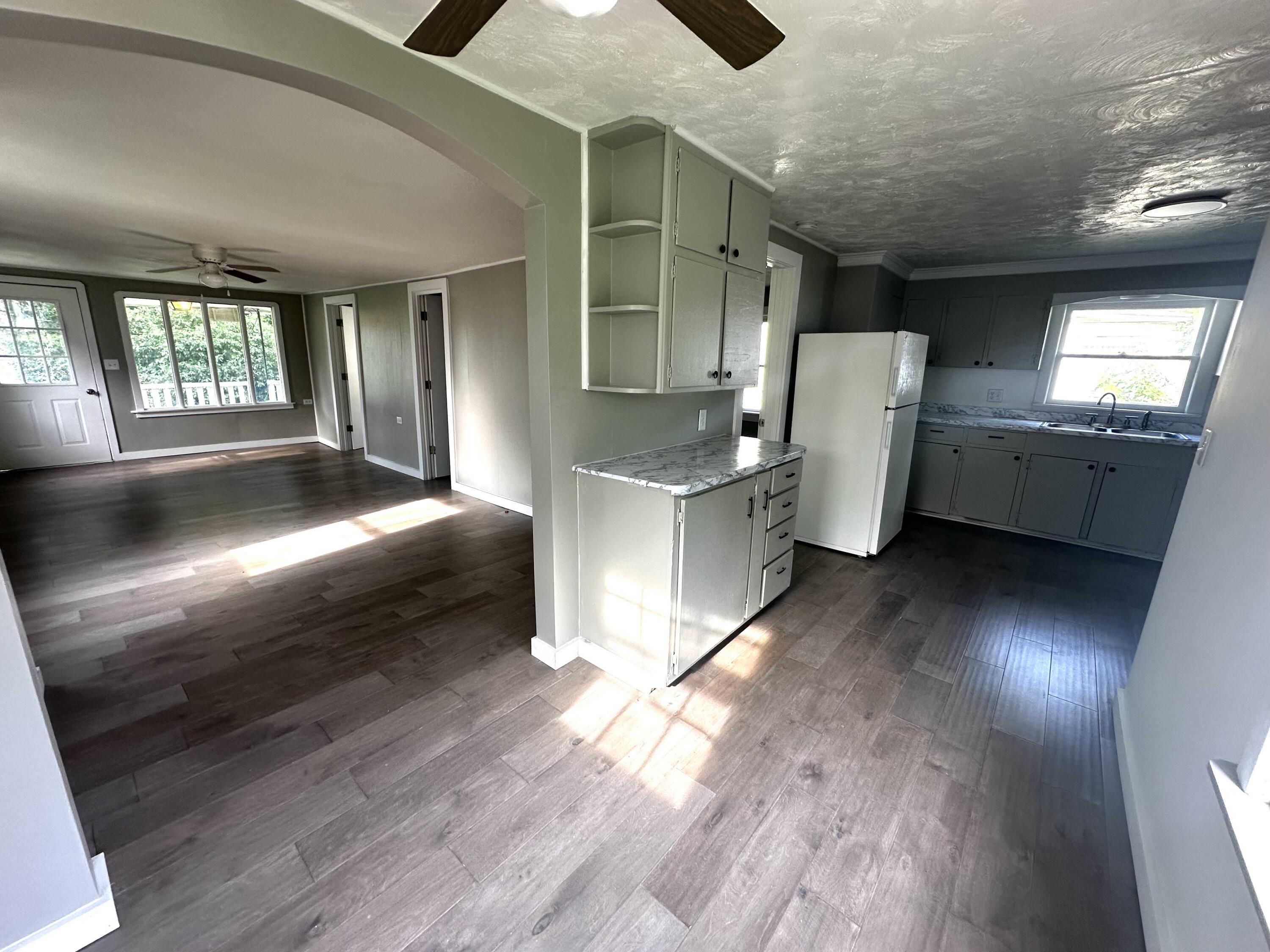 2609 West Lombard Street Property Photo 6