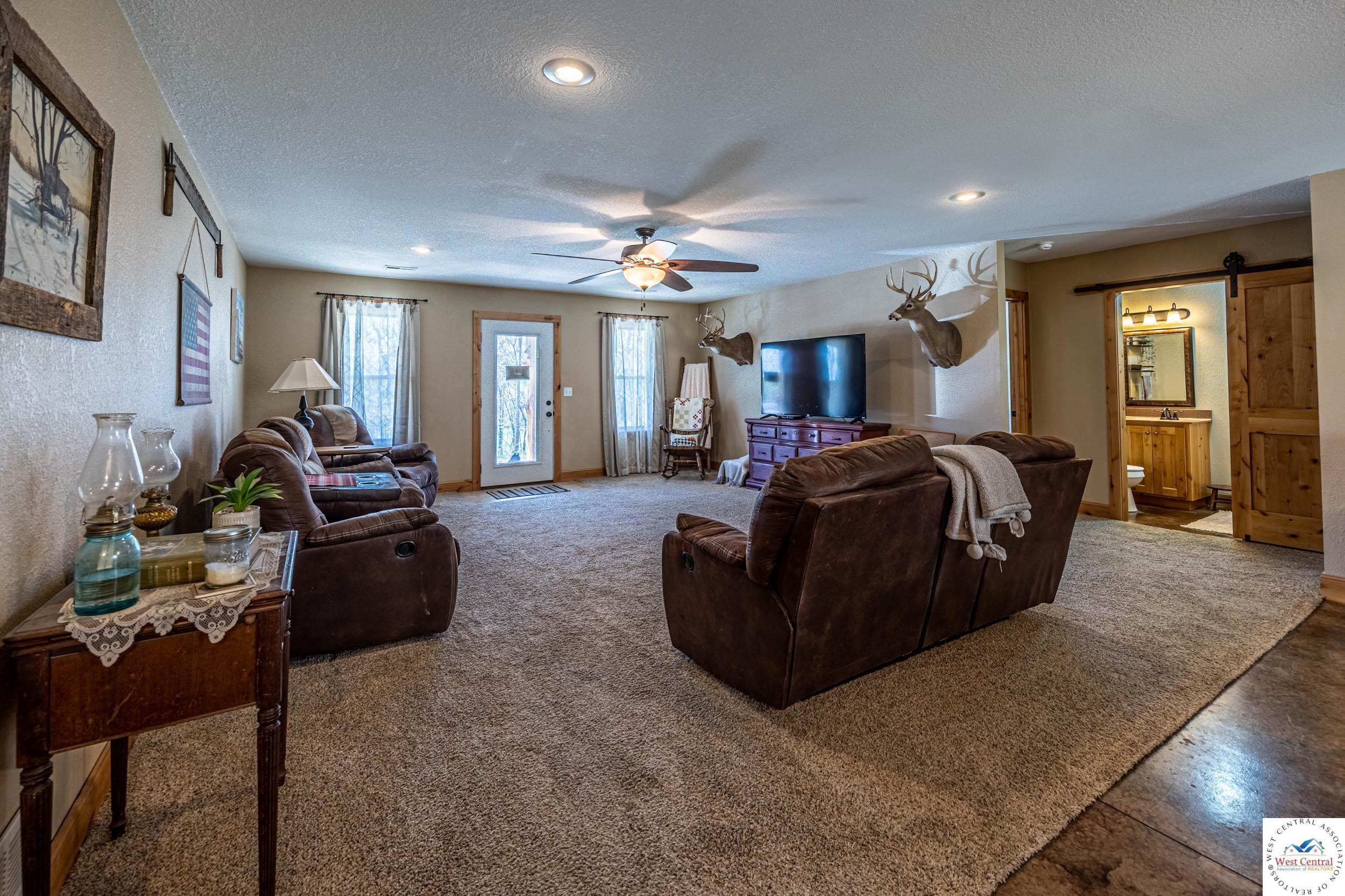 602 Southeast 400 Road Property Photo 16