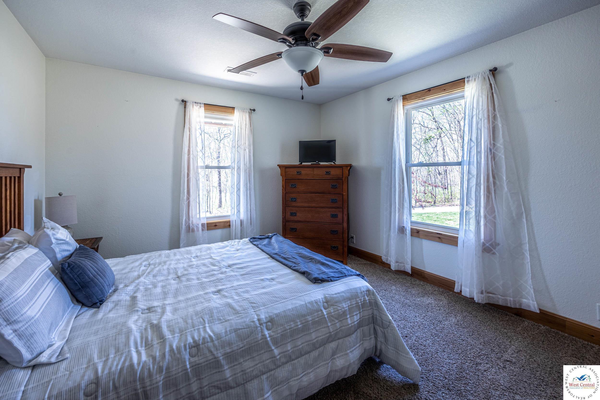 602 Southeast 400 Road Property Photo 18