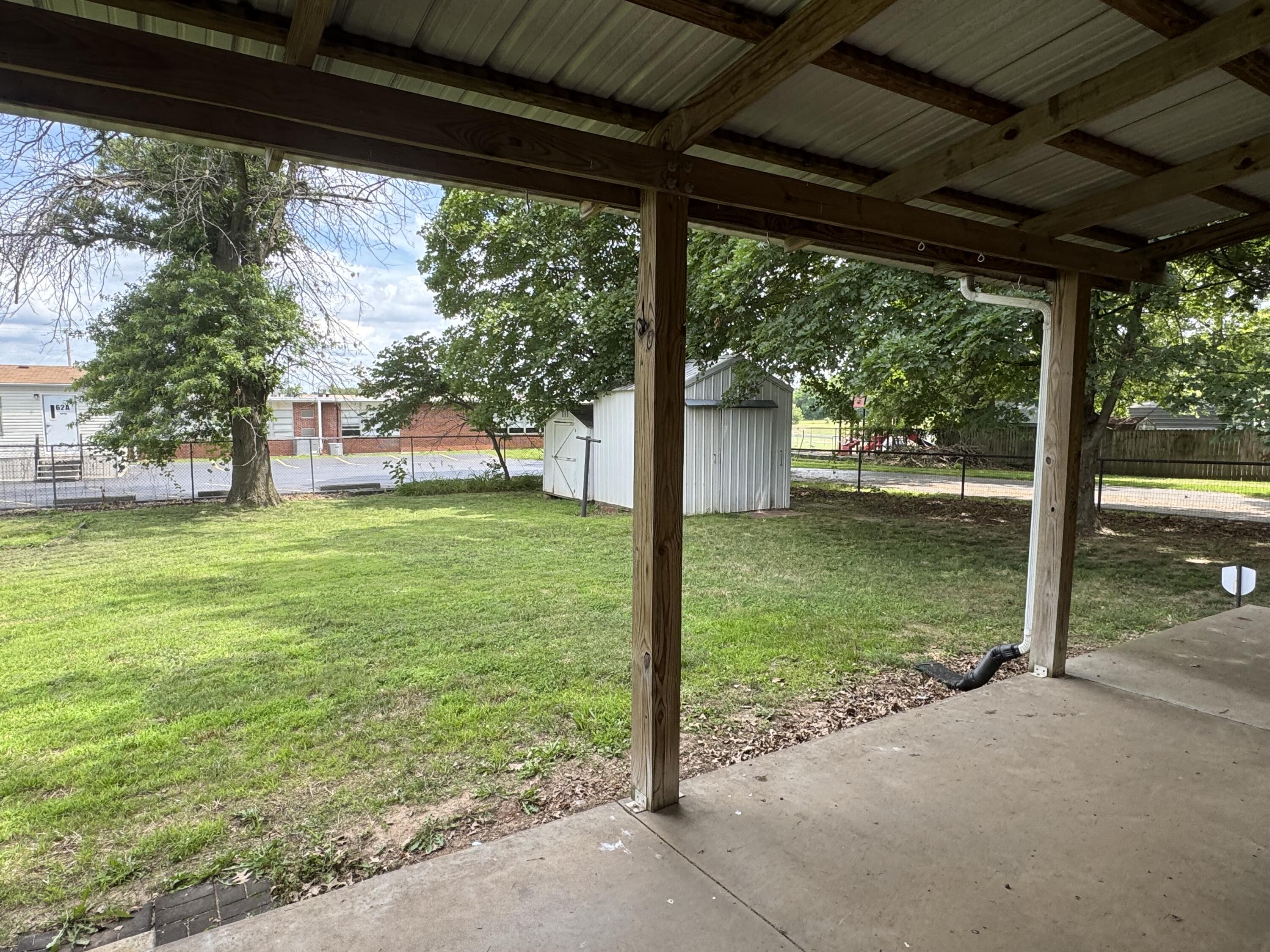 606 East Prairie Lane Property Photo 4