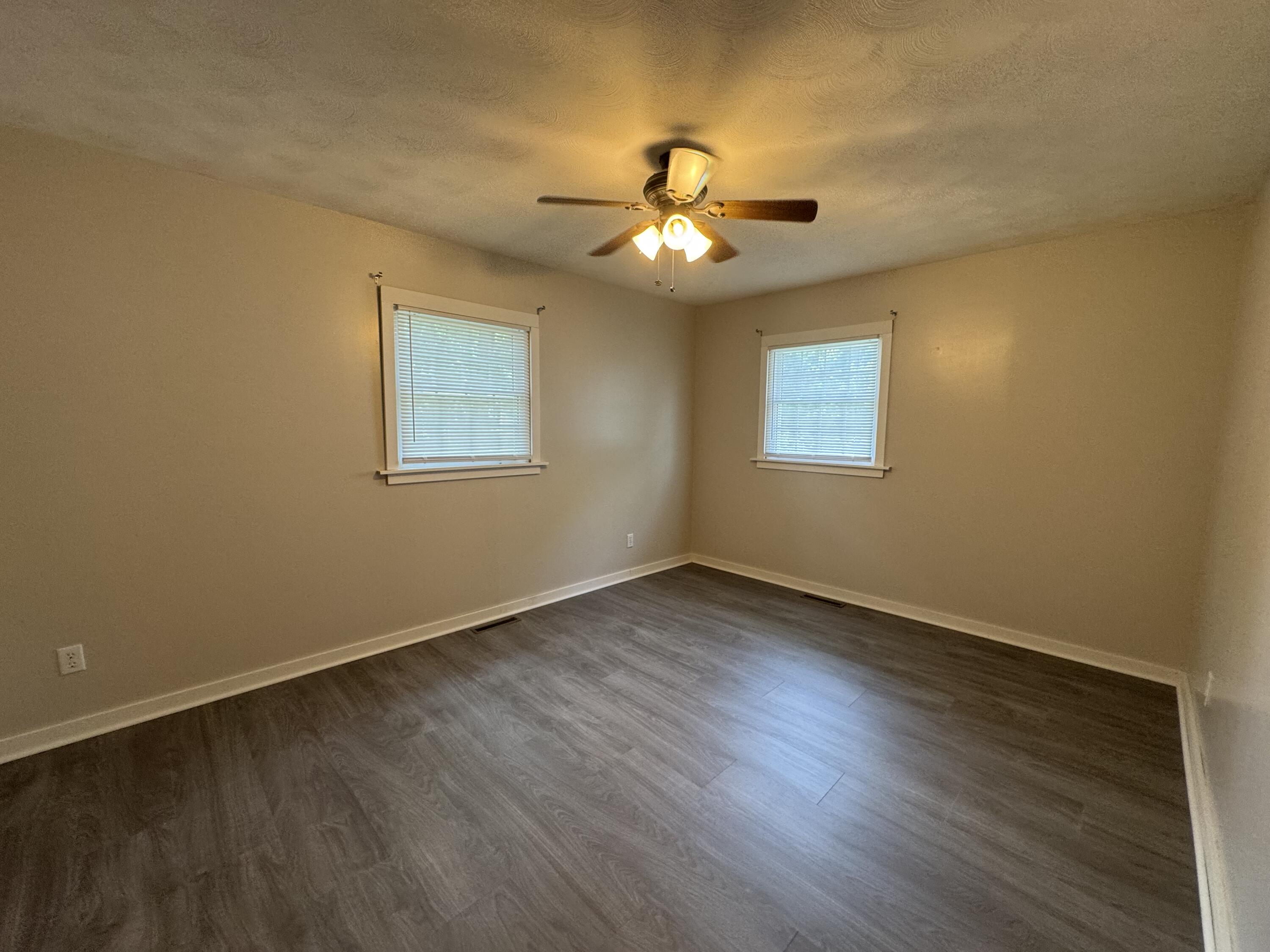 606 East Prairie Lane Property Photo 11