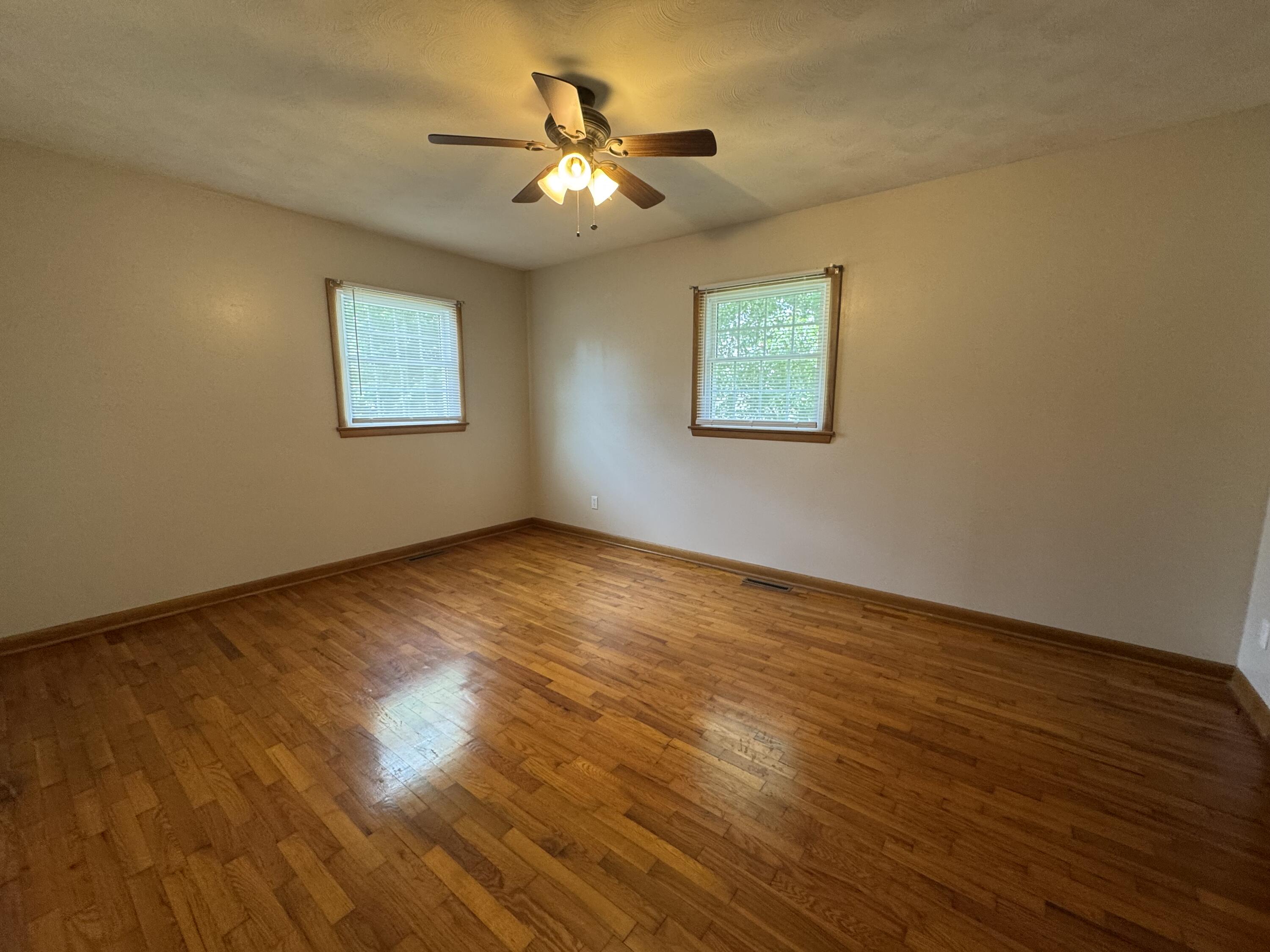 606 East Prairie Lane Property Photo 12