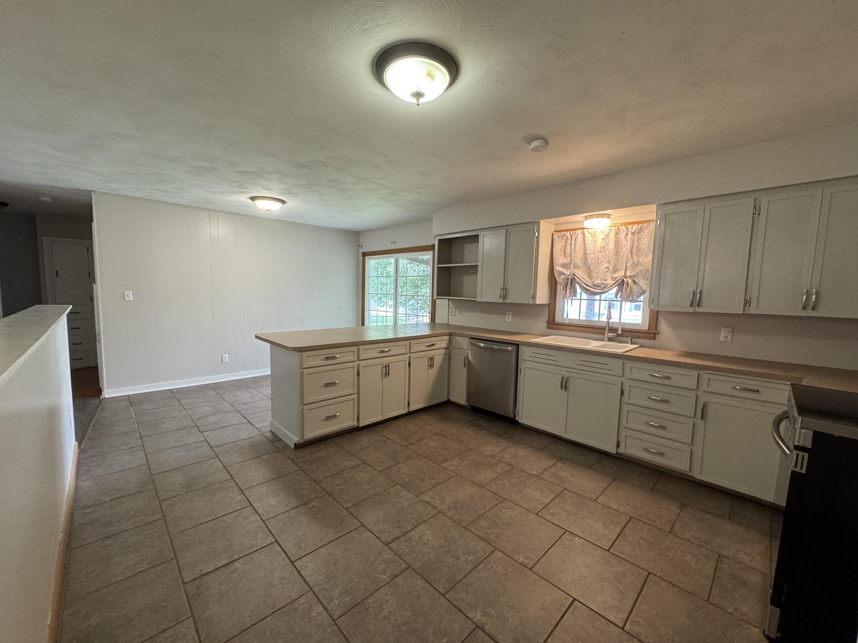 606 East Prairie Lane Property Photo 13