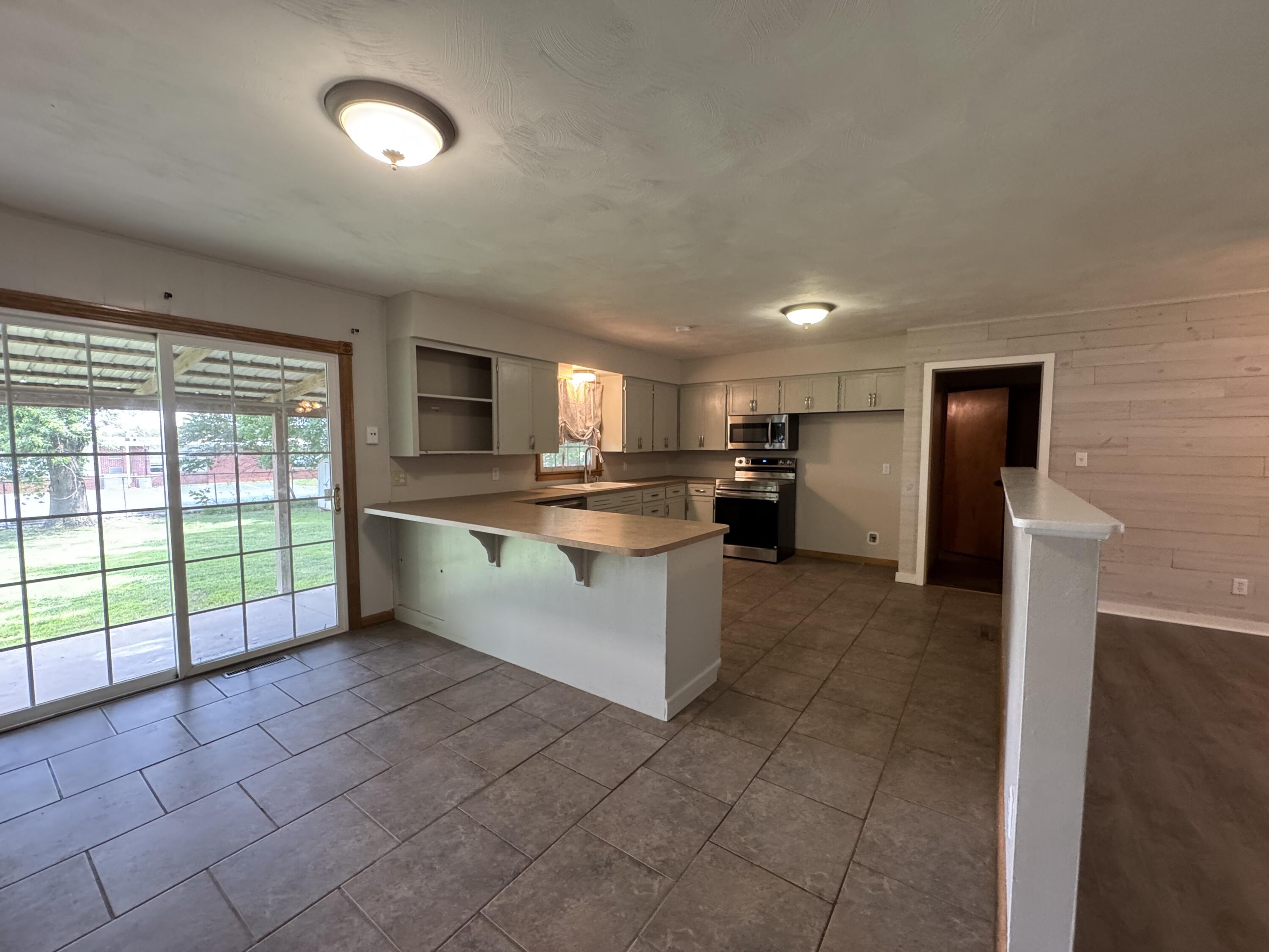 606 East Prairie Lane Property Photo 14